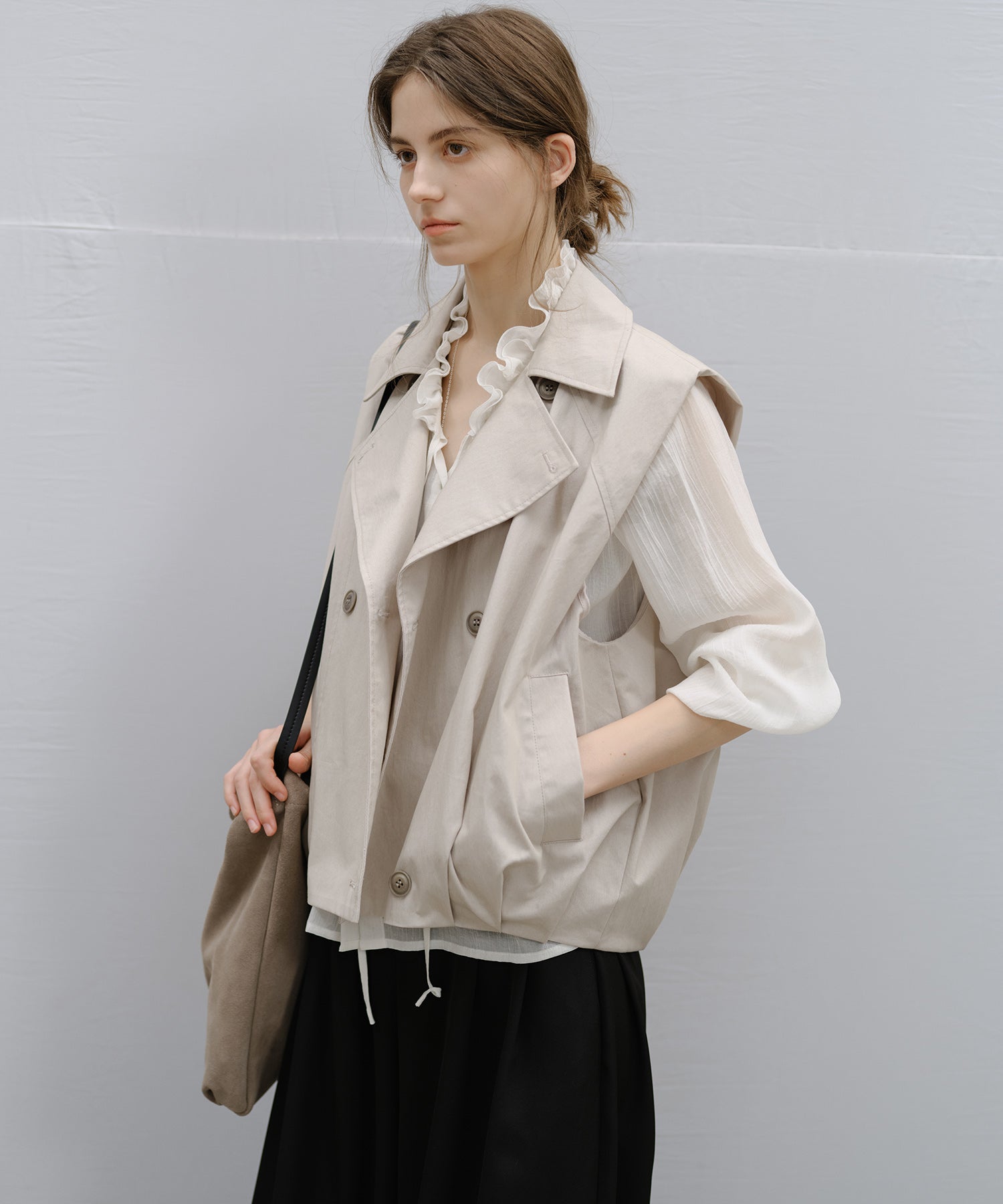 "Shipping scheduled for late February to early March" Lapel Collar Double-Breasted Vest