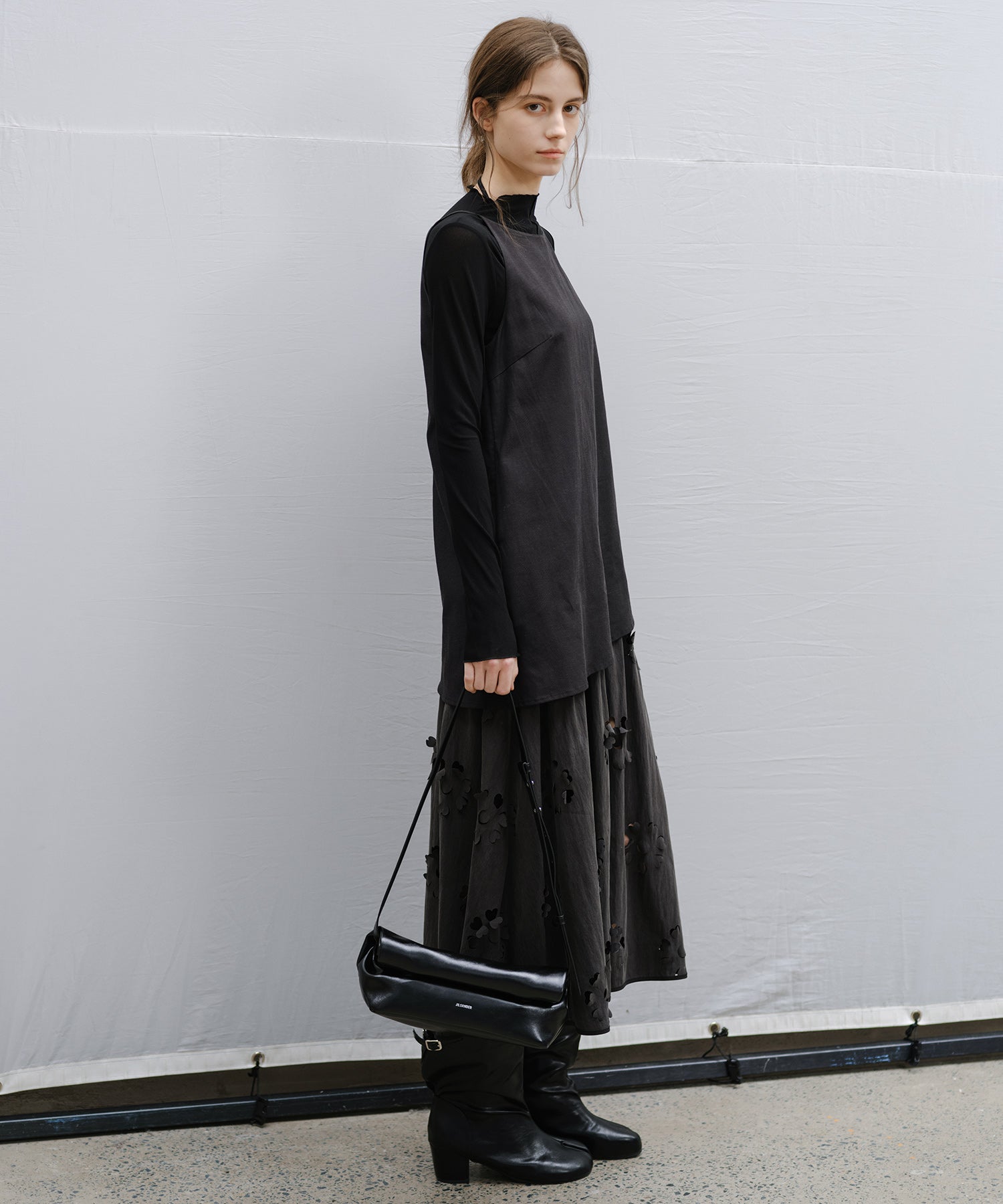 “Shipping from late February to early March” Sleeveless Cutwork Lace Midi Dress