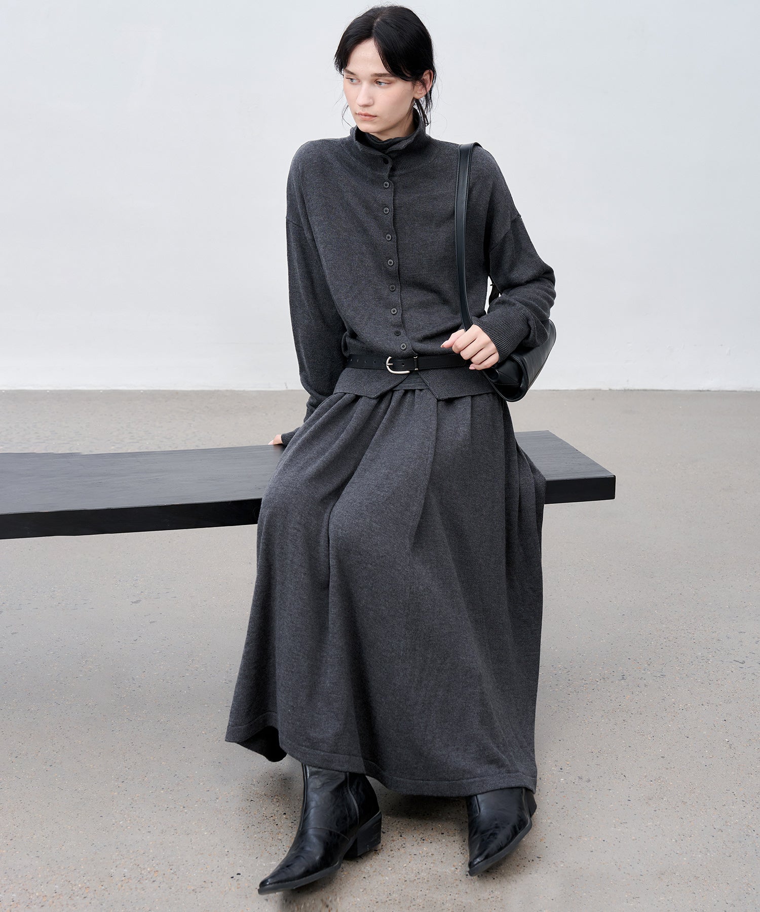 Elegant Flowy Flared Knit Midi Skirt
