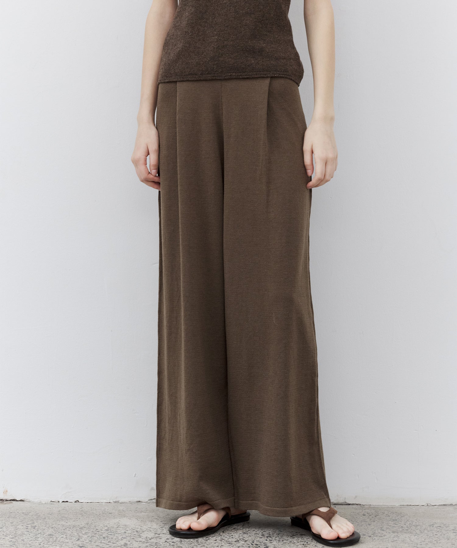 パンツ・ボトムスその他 HUECLOSET Pigment Pin Tuck Sweat Pants XS以下 HUE(ヒュー) スウェットパンツ(メンズ) - 海外通販のBUYMA