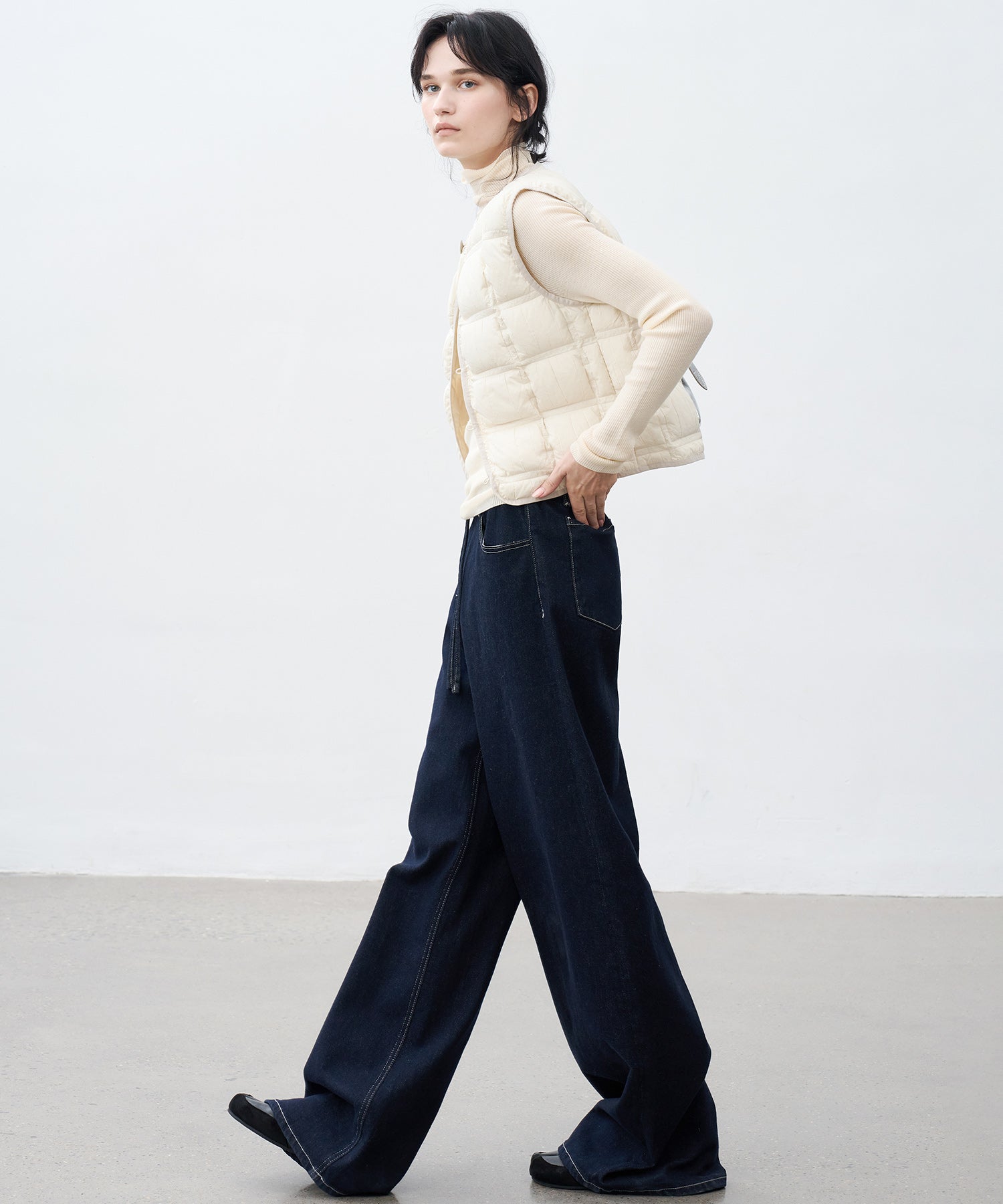 Lightweight Crinkled Down Vest