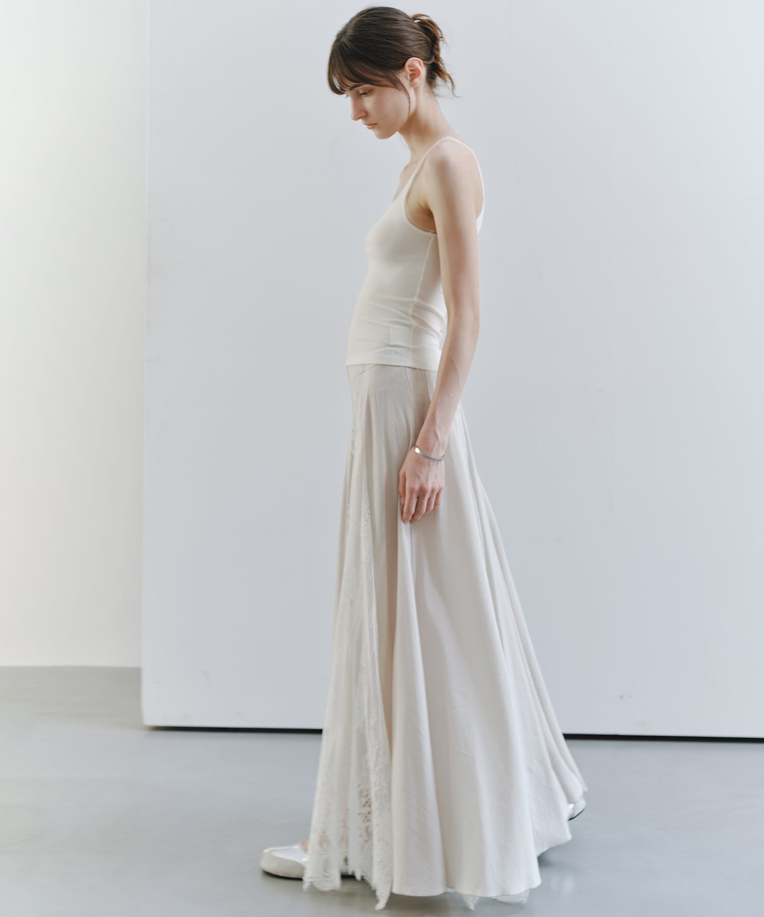 「7月中旬～下旬出荷」Lace Panel Flare Skirt