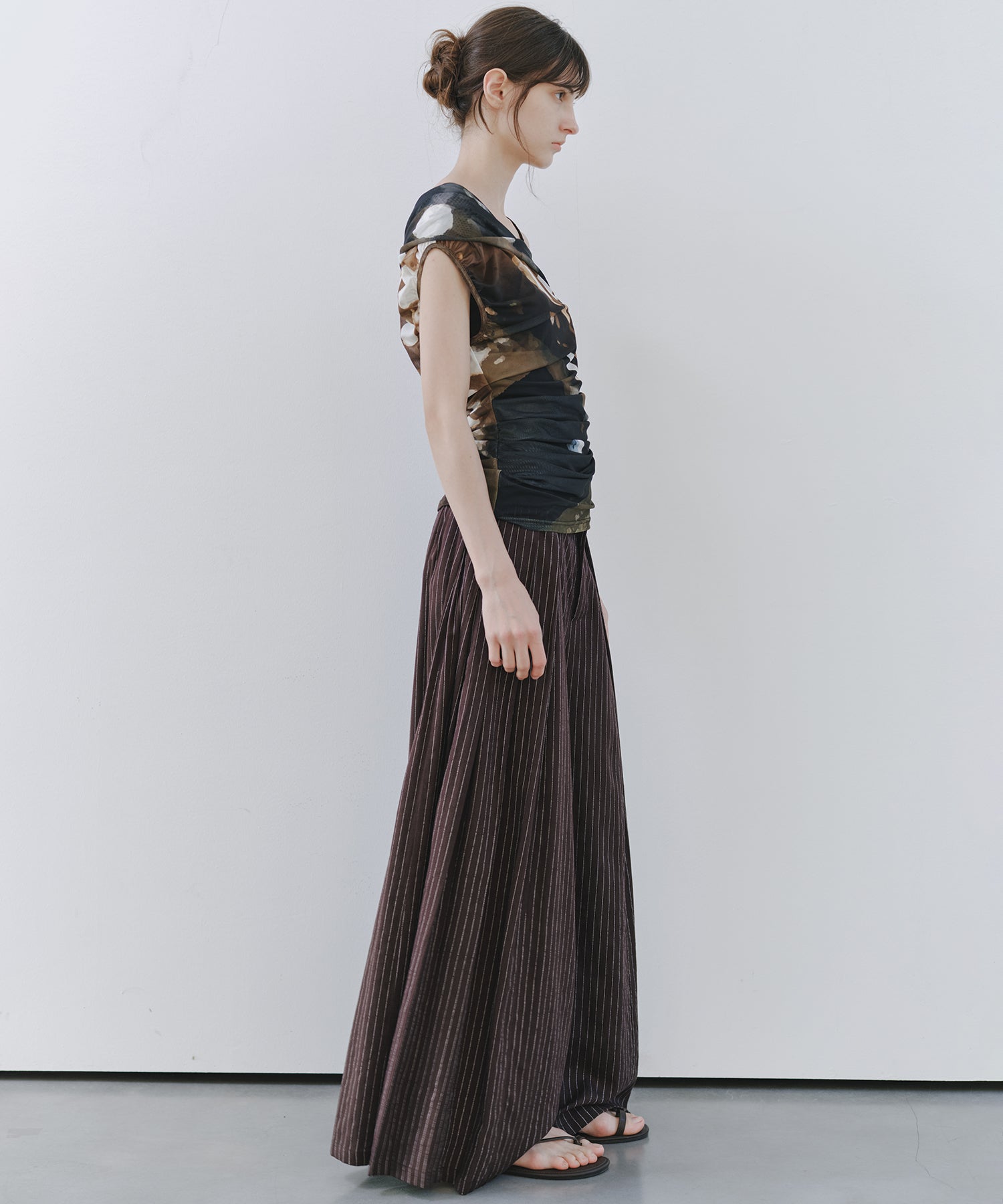 「7月上旬～中旬出荷」Art Print One-Shoulder Sheer Top