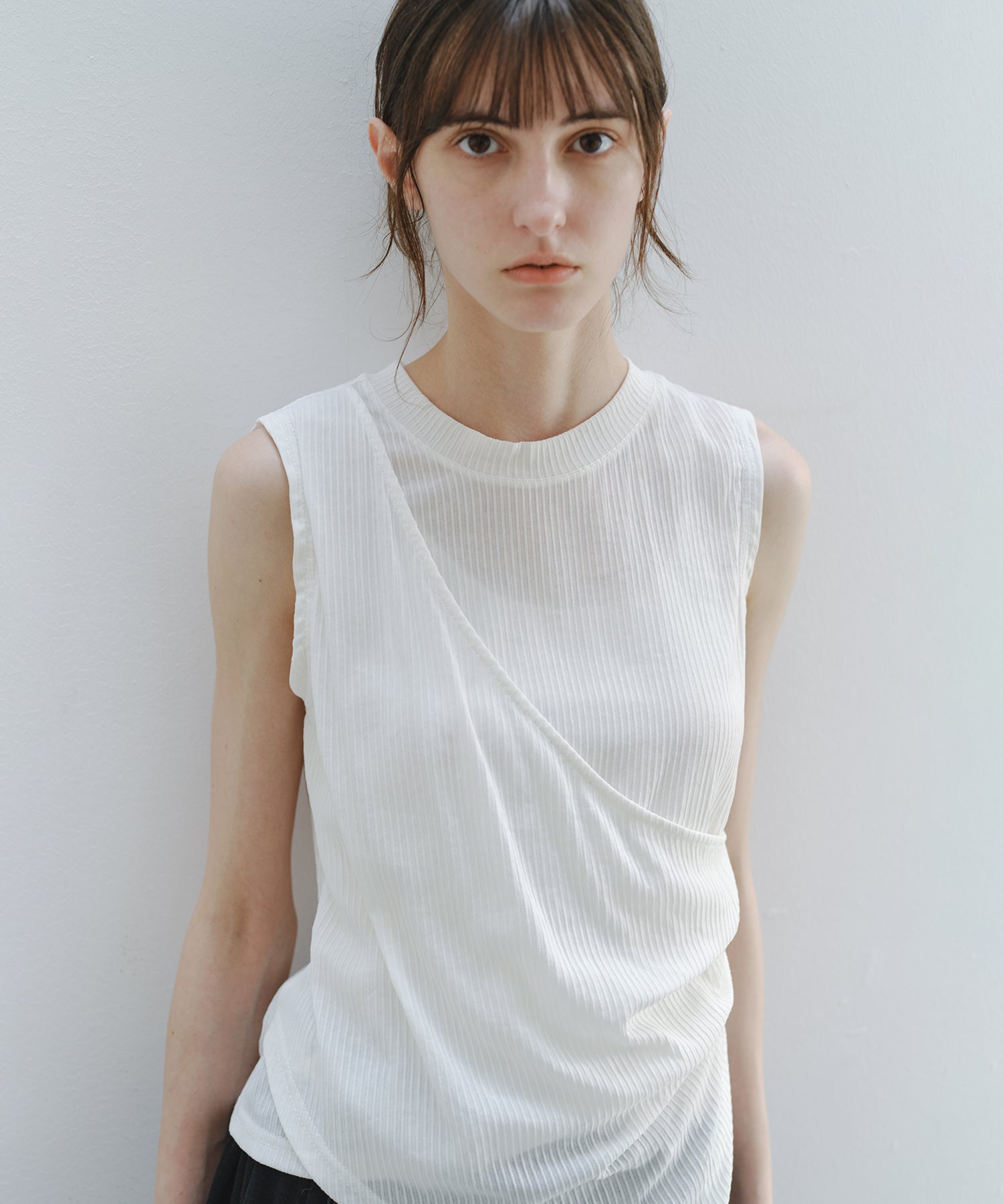 「7月上旬～中旬出荷」Asymmetric Draped Rib Sleeveless Top