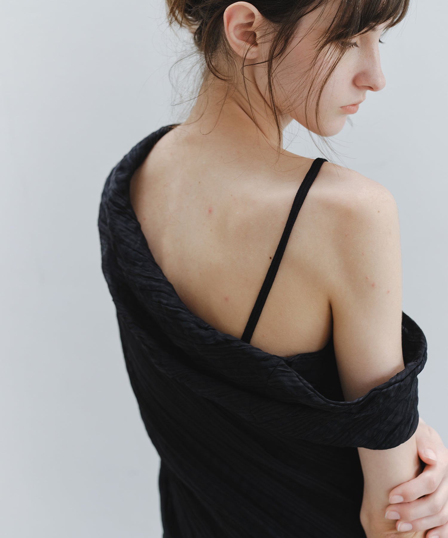 「7月中旬～下旬出荷」Sheer Check One-Shoulder Top