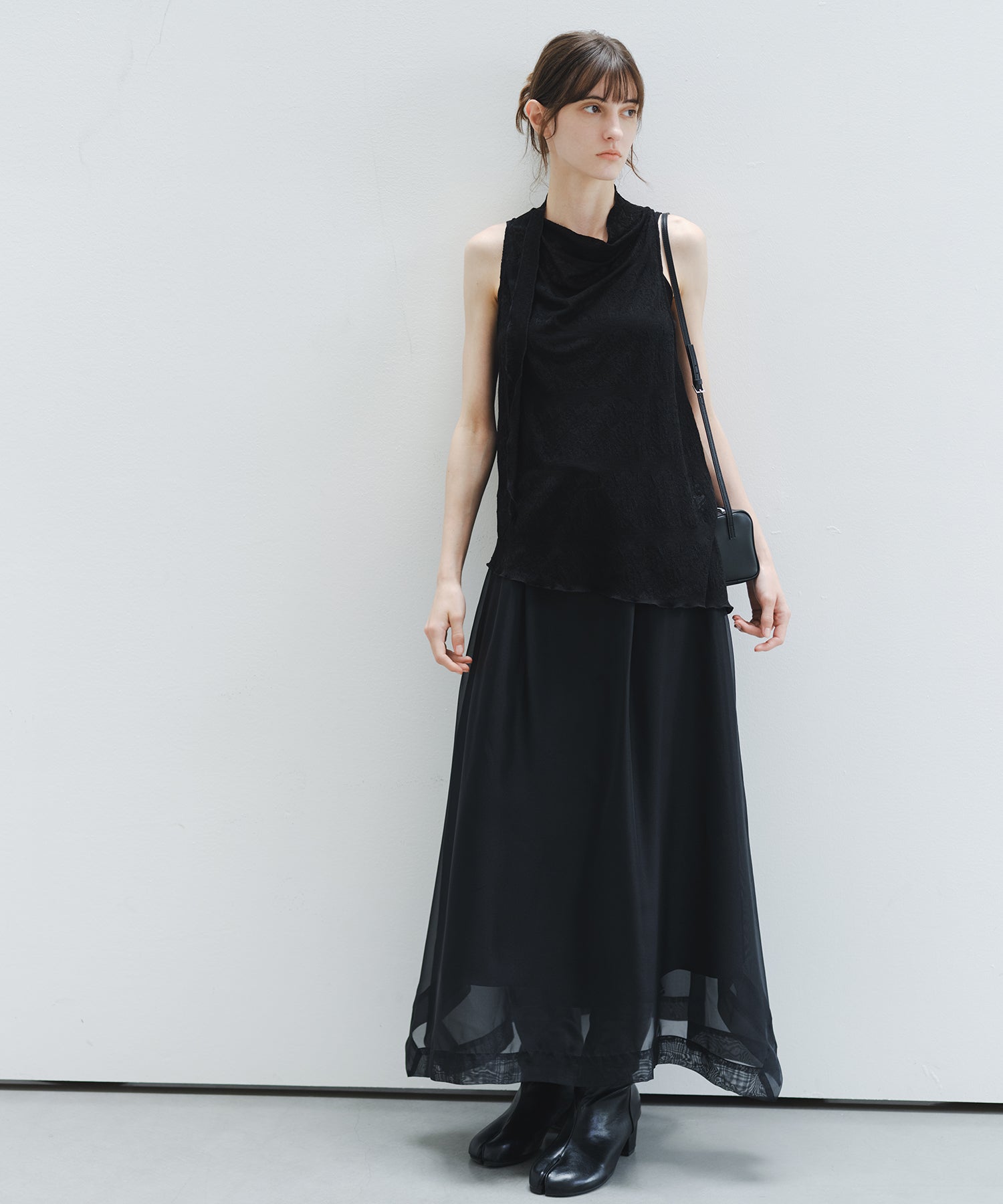 「8月中旬～下旬出荷」Jacquard Sheer Draped Sleeveless Top