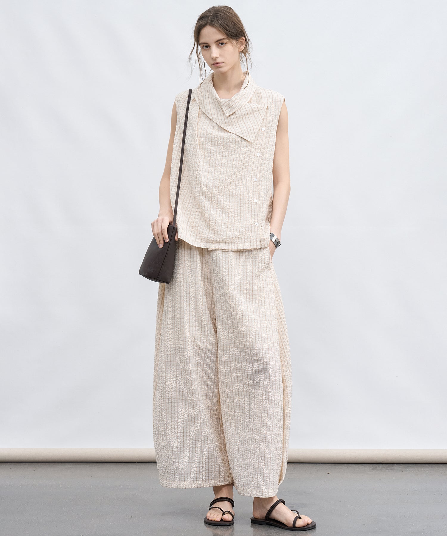 Textured Curved Wide Pants