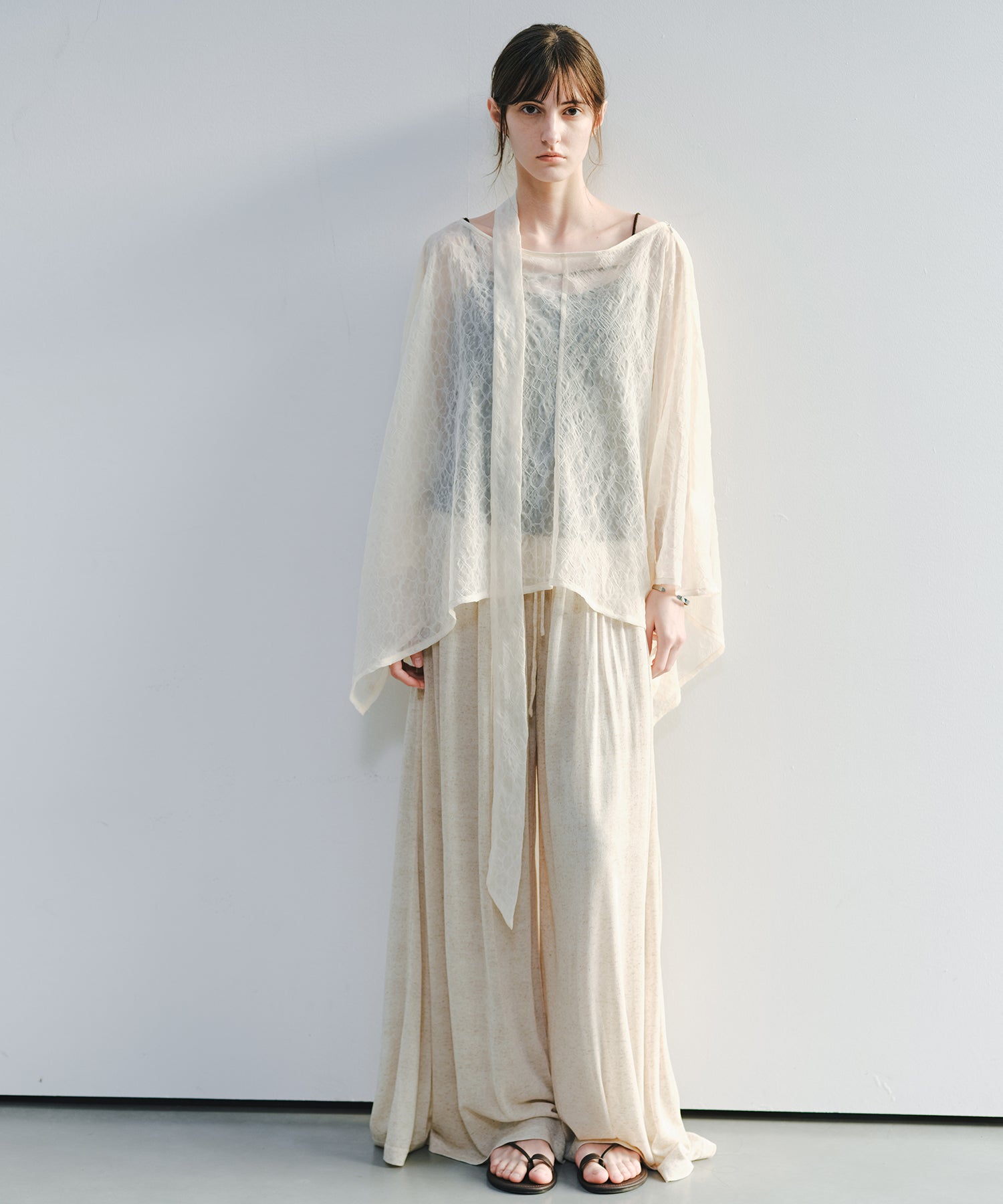 「7月中旬～下旬出荷」Multi-Way Sheer Scarf Layer Top