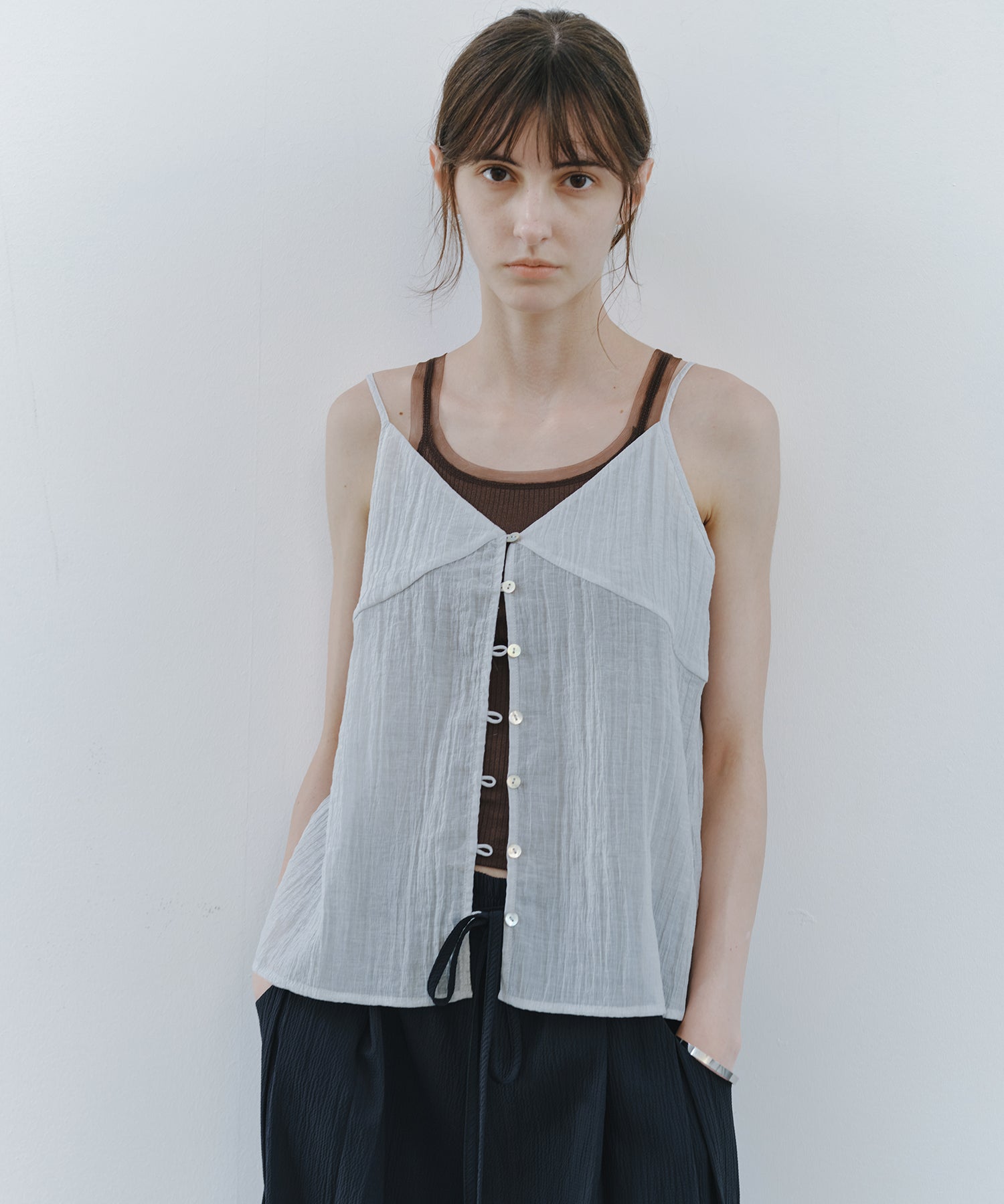 「7月上旬～中旬出荷」Sheer Textured Front Button Camisole