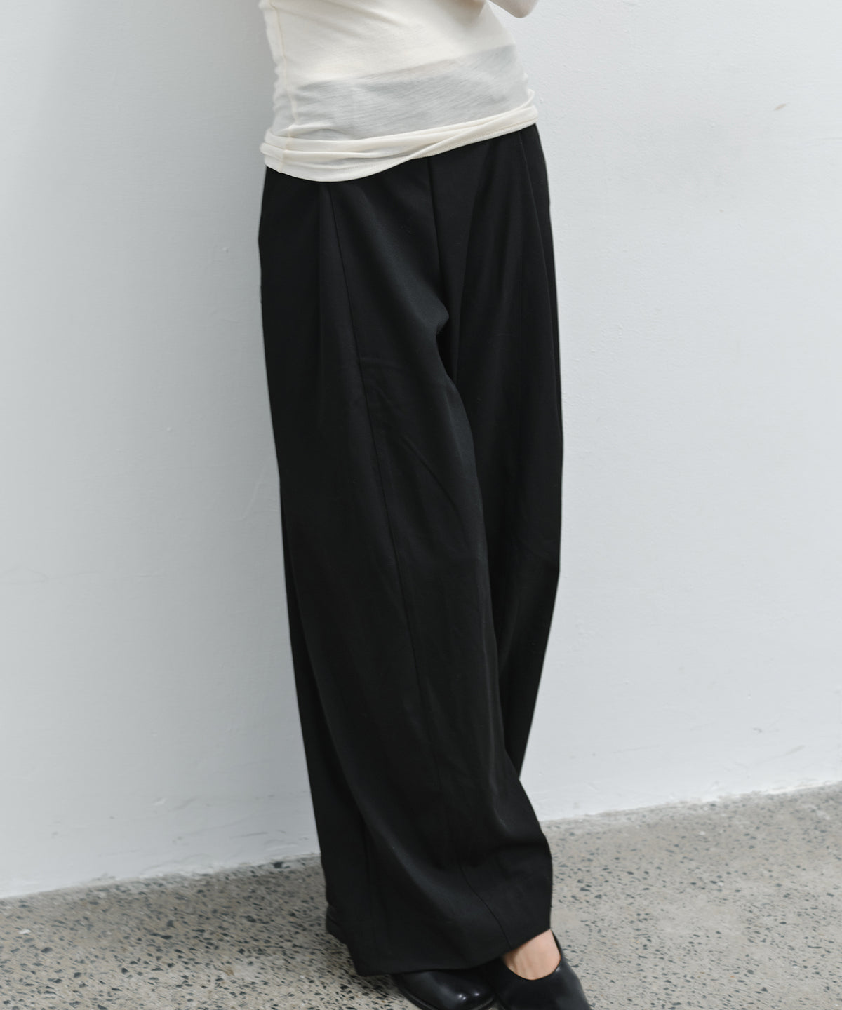 「10月下旬出荷予定」Tucked Wide Straight Slacks Pants