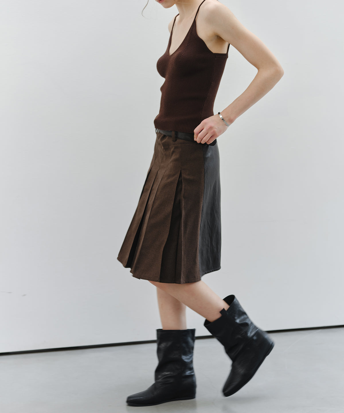 「9月下旬出荷予定」2WAY Faux Leather Pleated Midi Skirt