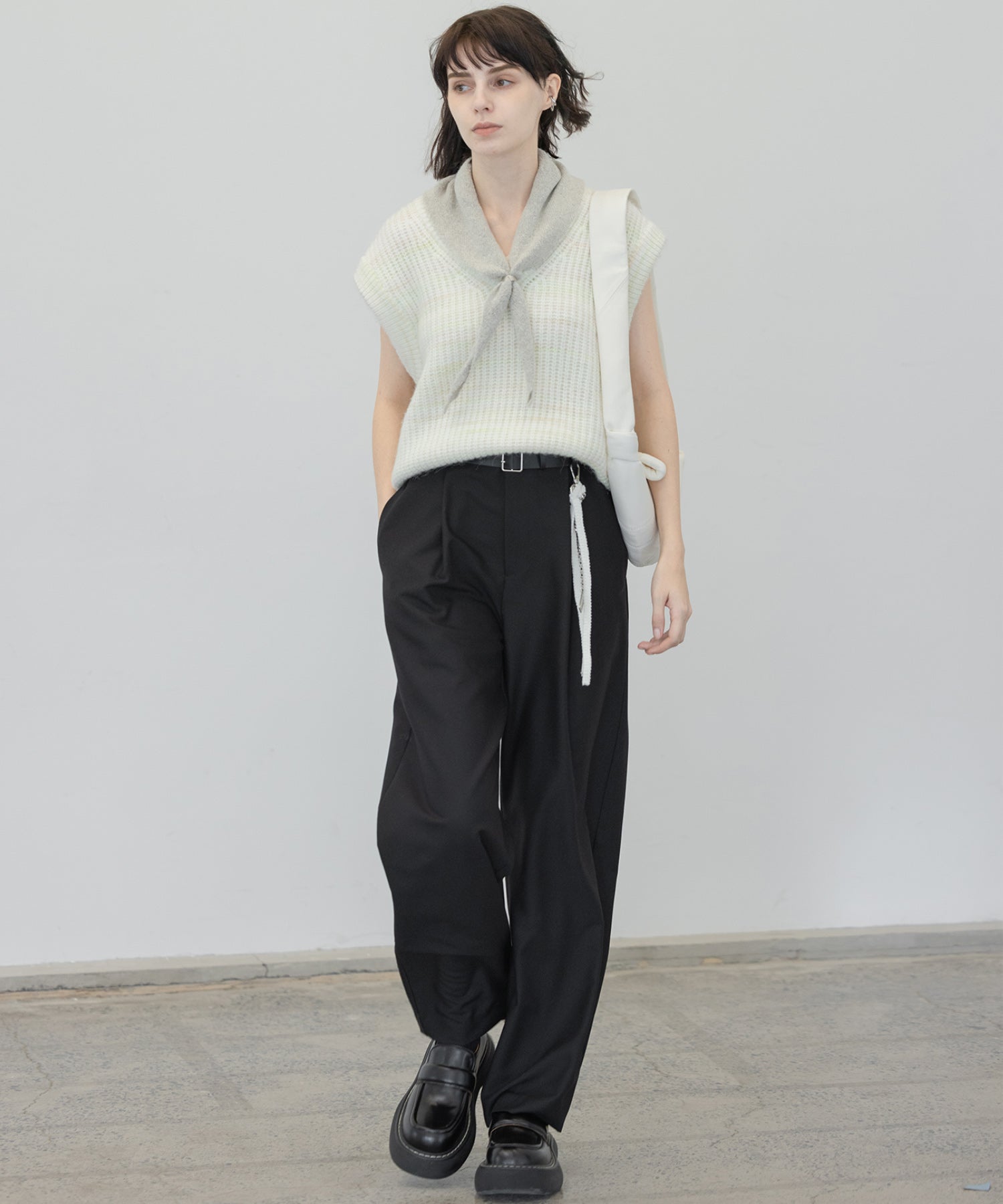 V neck knit vest 