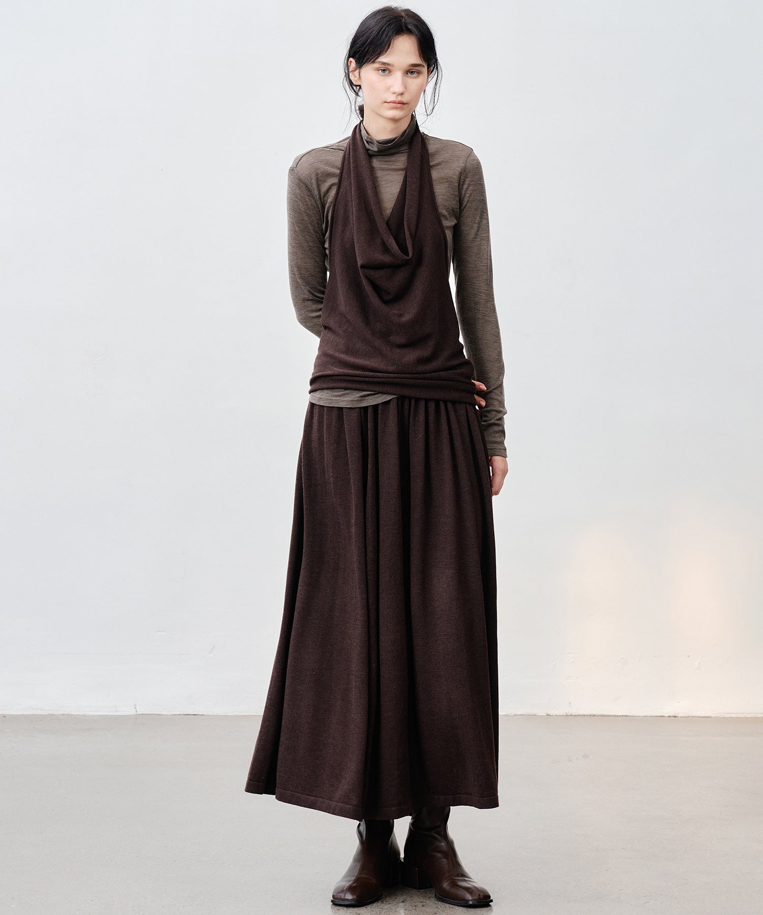 Elegant Flowy Flared Knit Midi Skirt