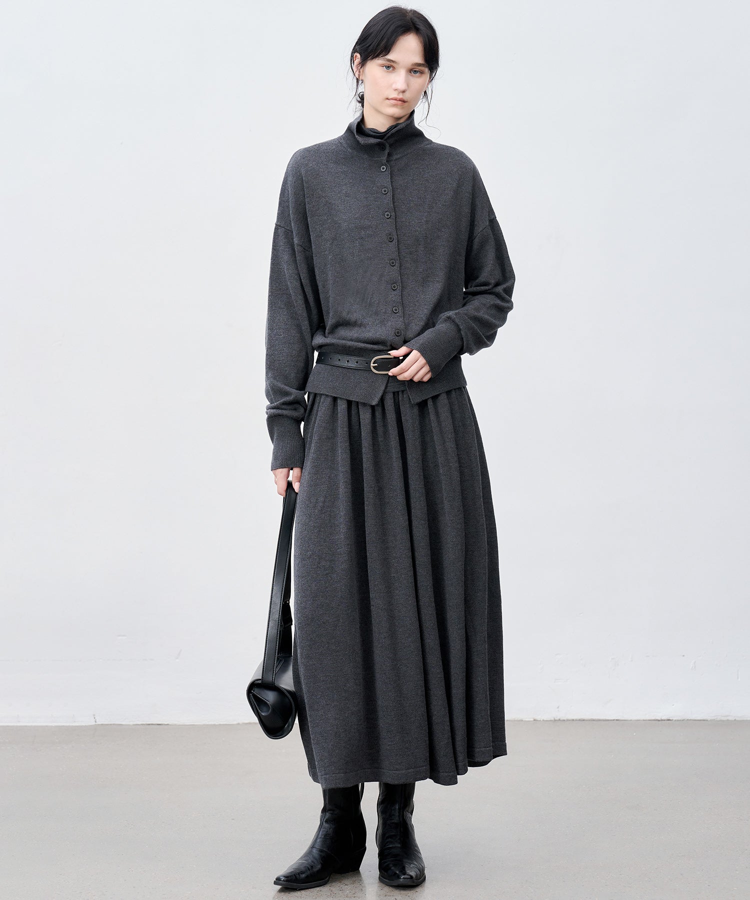 Elegant Flowy Flared Knit Midi Skirt
