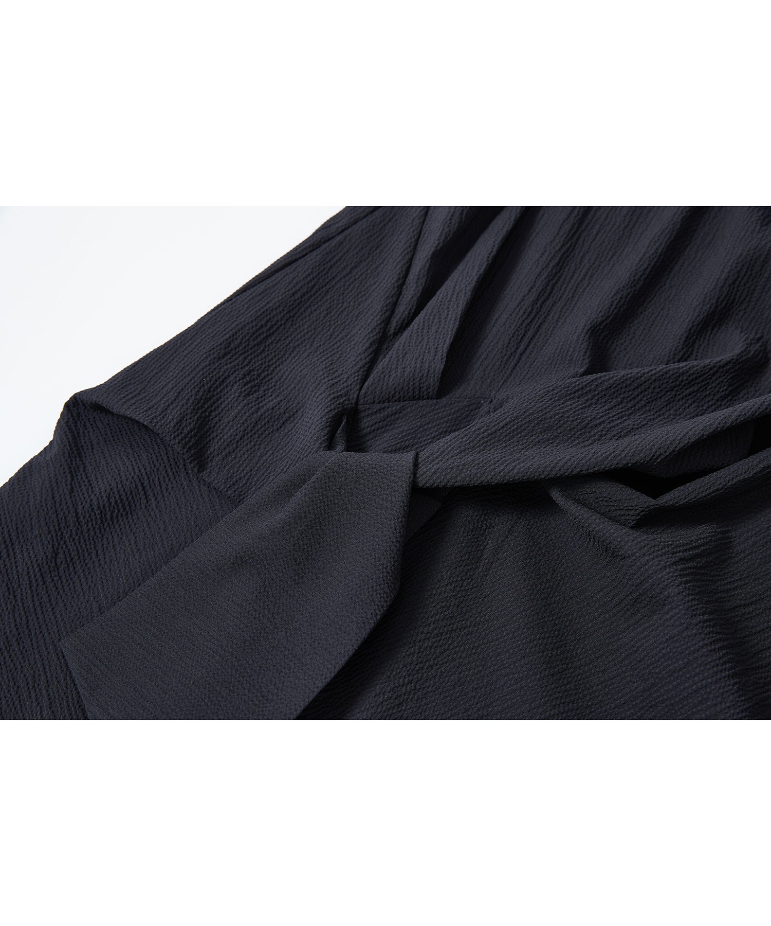 「7月上旬～中旬出荷」Twist Detail Sleeveless Top