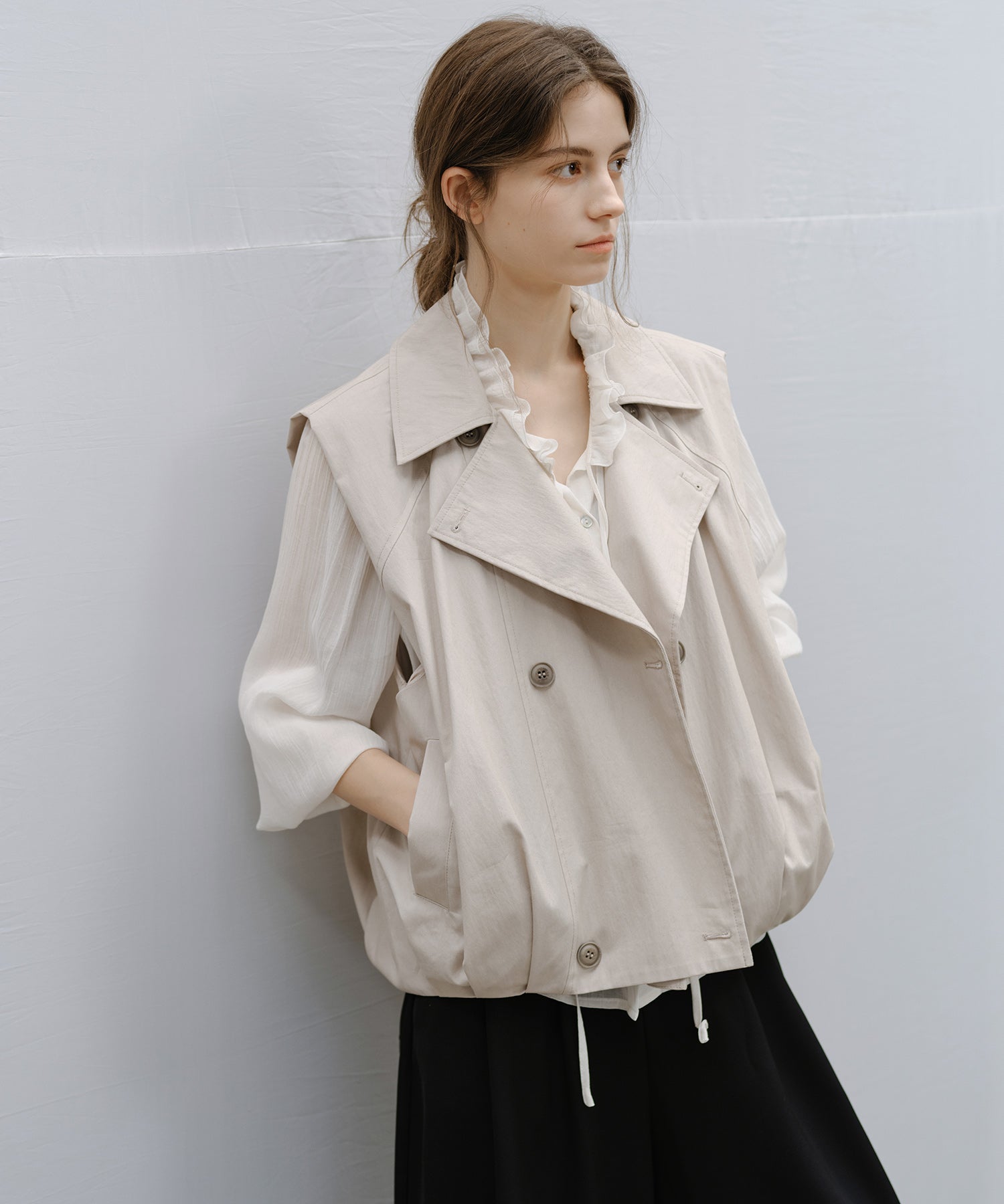 "Shipping scheduled for late February to early March" Lapel Collar Double-Breasted Vest