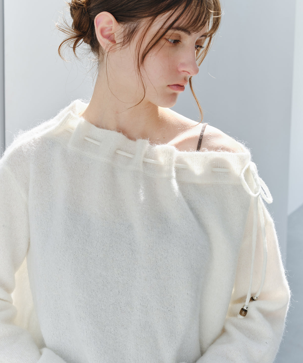 「9月下旬出荷予定」Shaggy Off-Shoulder Drawstring Knit Top
