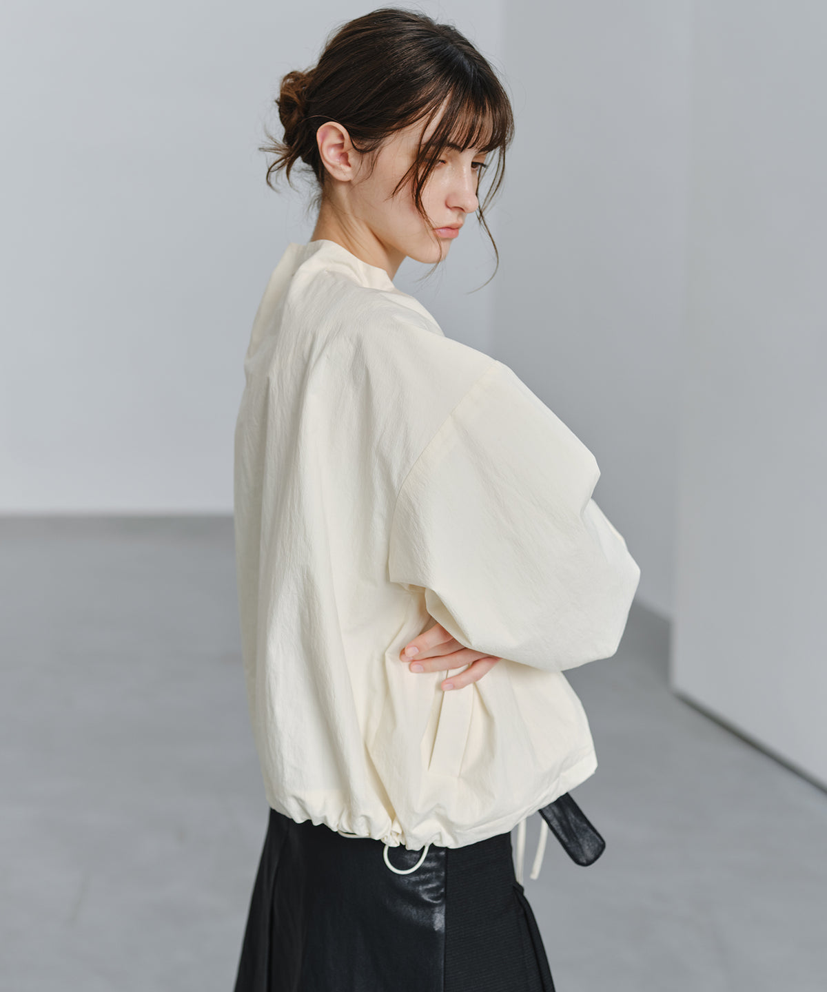 「9月下旬出荷予定」Drawstring Gathered Cropped Blouson