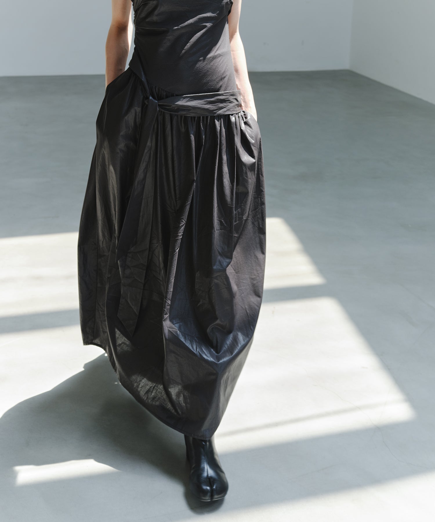 「8月中旬～下旬出荷」Side Tie Draped Strapless Long Dress