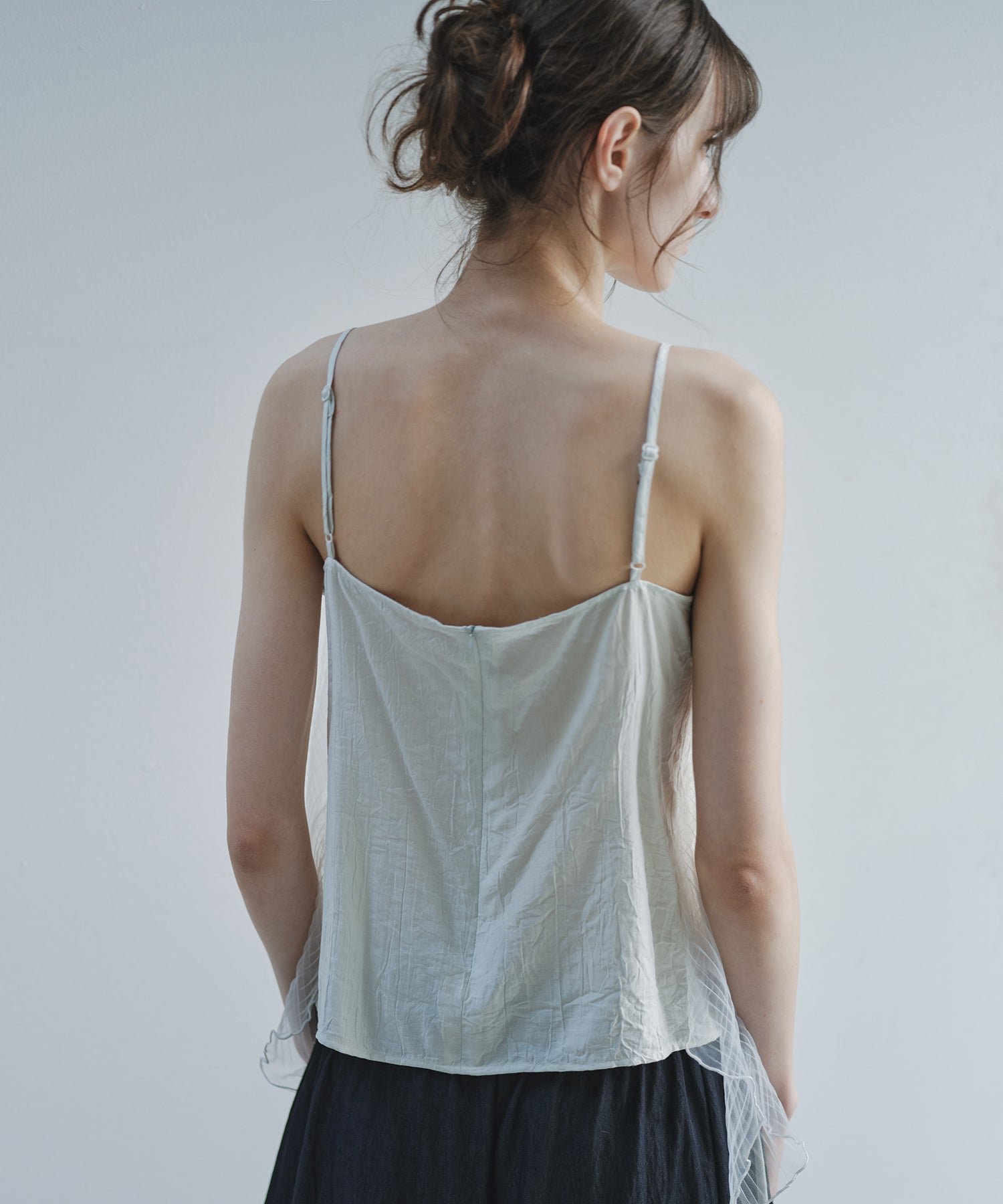 「7月中旬～下旬出荷」Sheer Pleated Back Tie Camisole Top