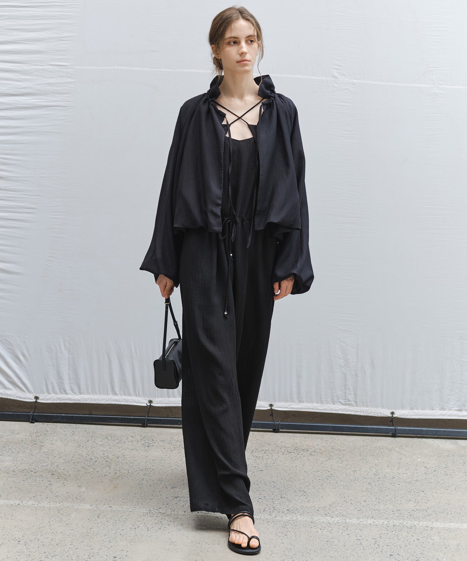 Cross Neck All-in-One