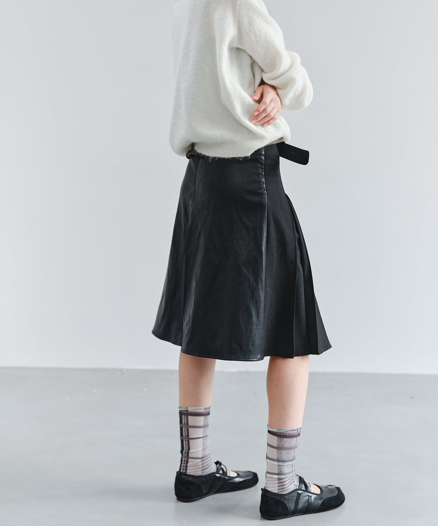 「9月下旬出荷予定」2WAY Faux Leather Pleated Midi Skirt