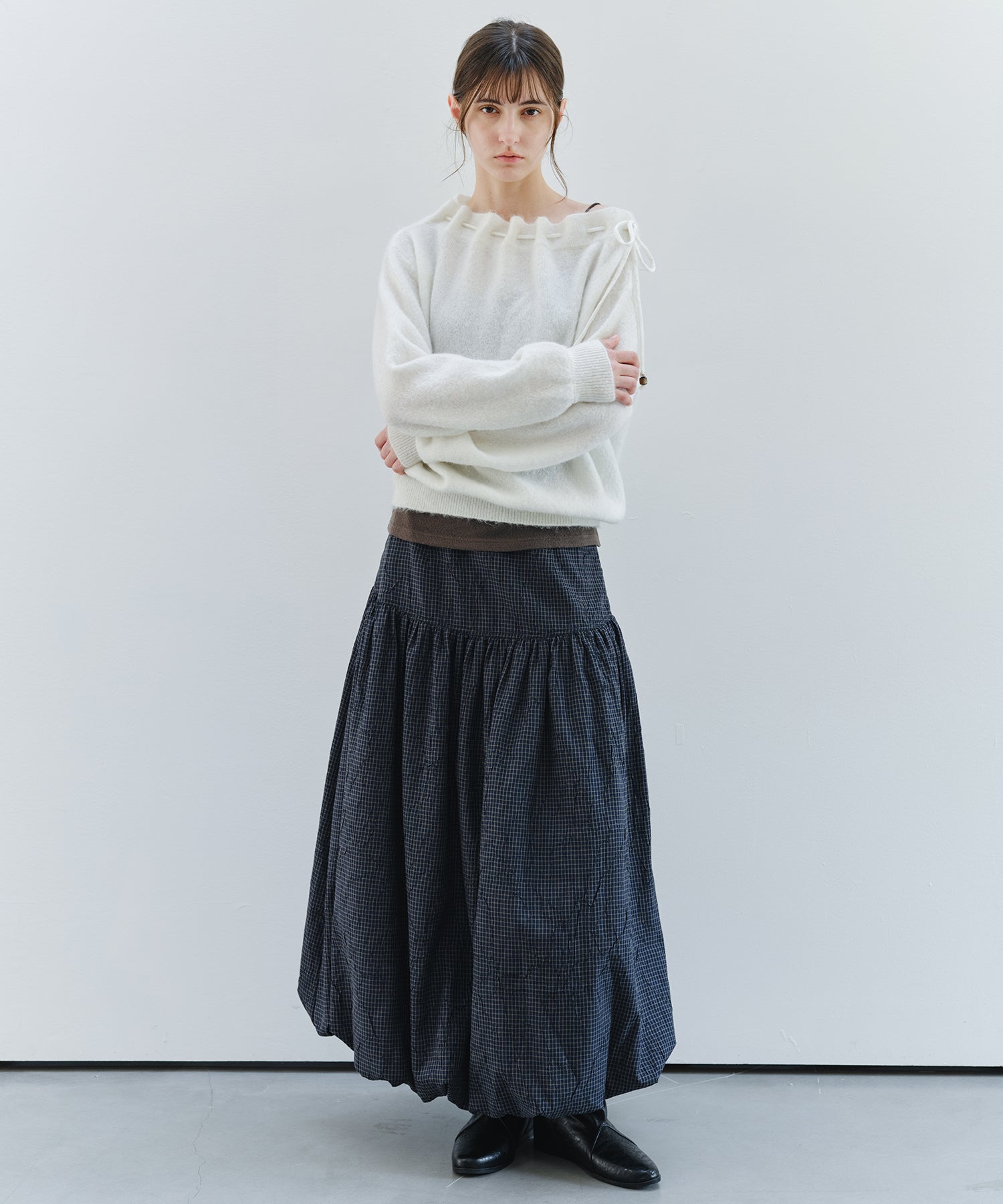「9月下旬出荷予定」Shaggy Off-Shoulder Drawstring Knit Top
