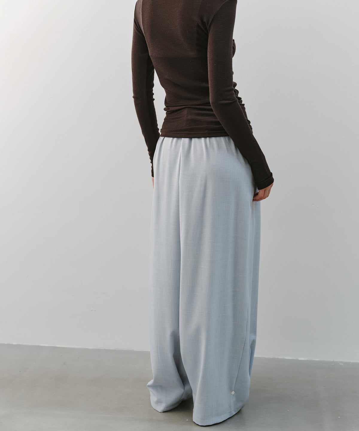 「10月下旬出荷予定」Tuck Detail Adjustable Hem Wide Pants