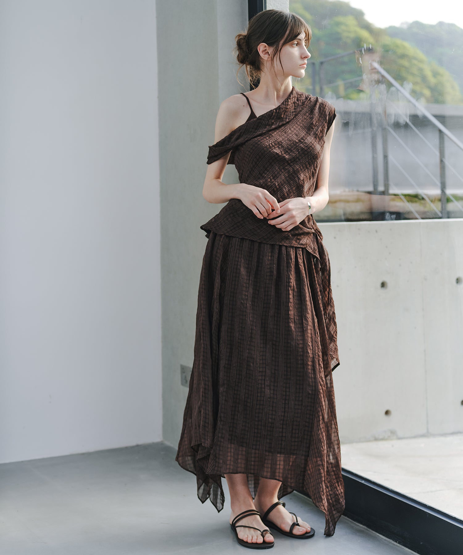 「7月中旬～下旬出荷」Sheer Check Asymmetric Skirt