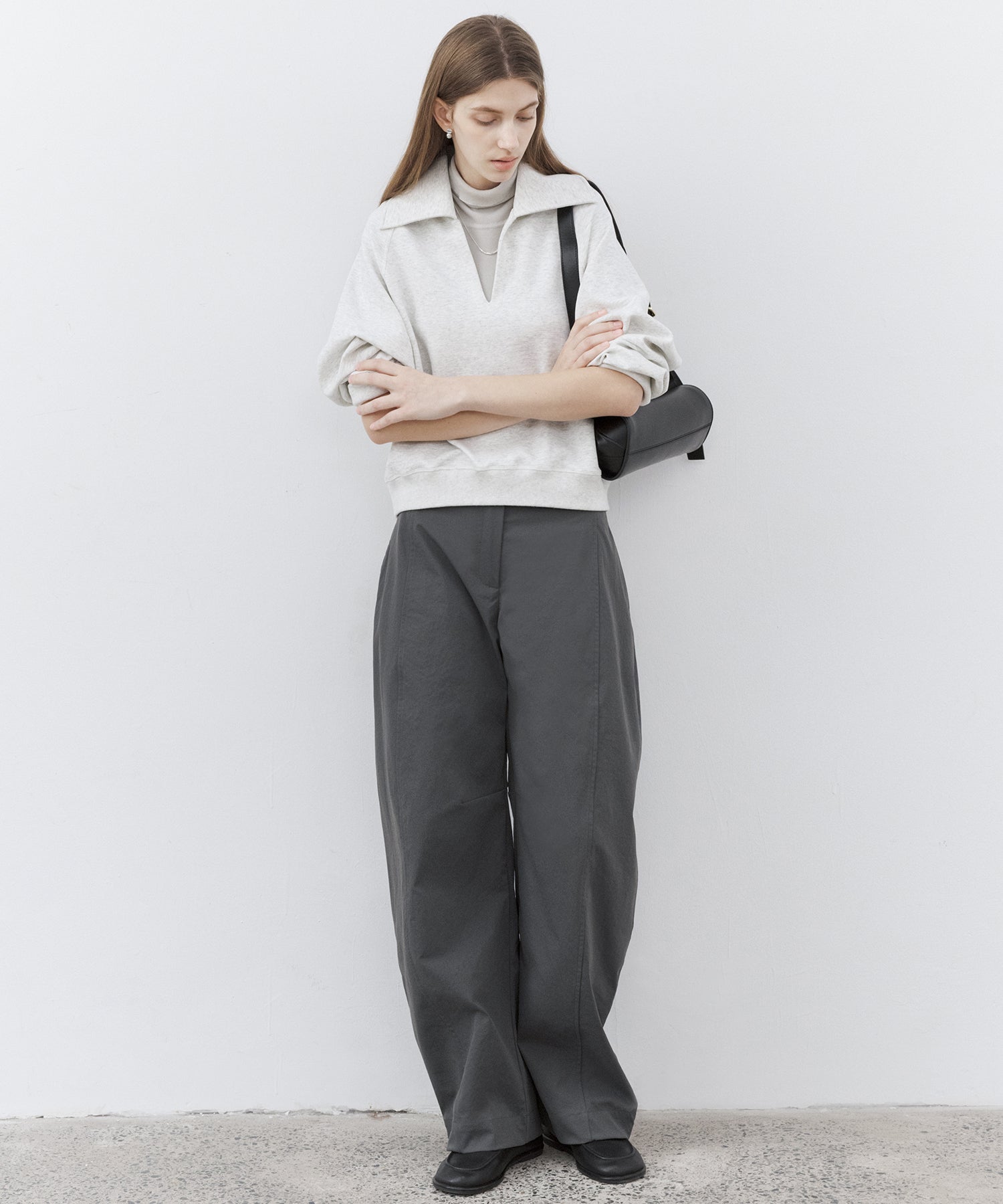 Curved Line Tuck Wide Pants