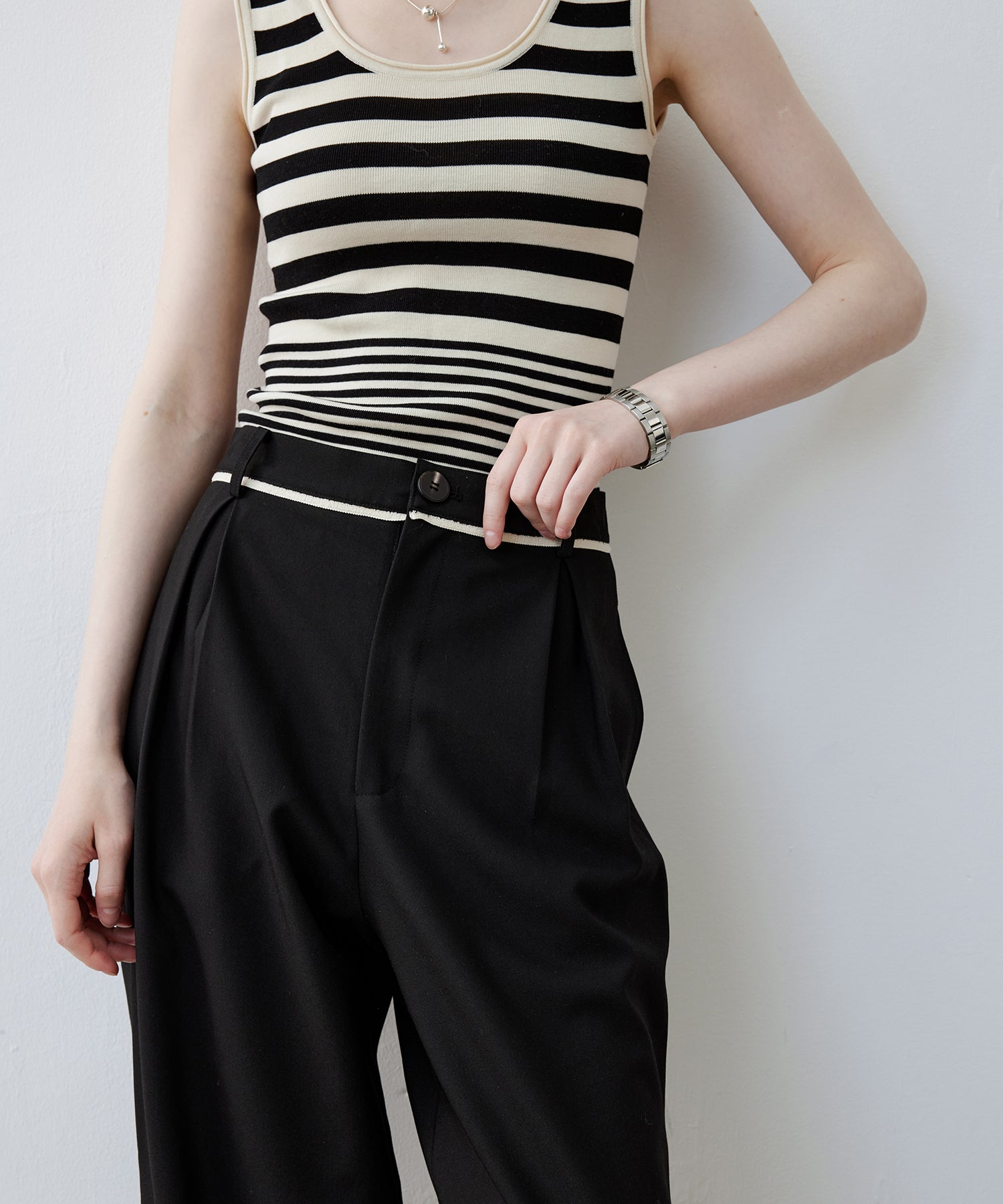 Mid-Rise Tapered Trousers