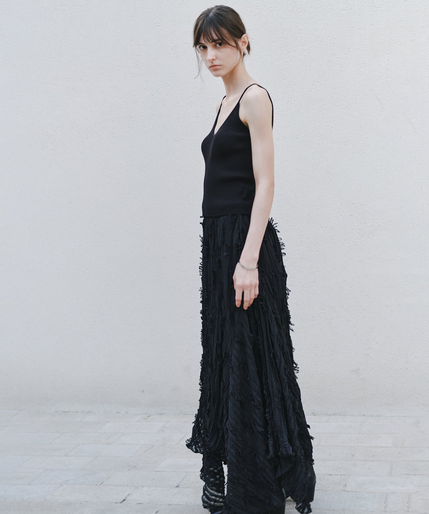 「7月中旬～下旬出荷」Feather Texture Asymmetric Skirt