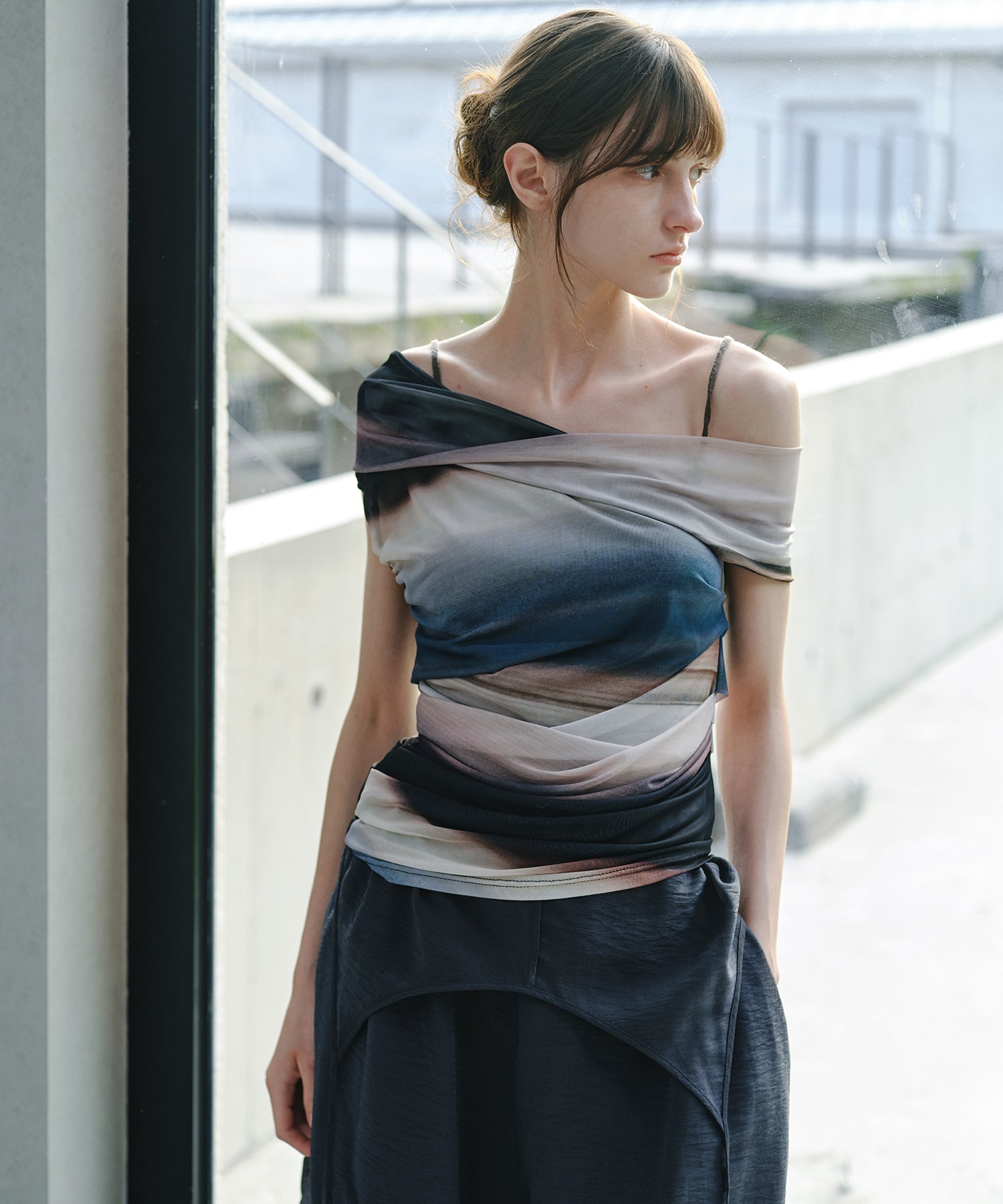 「7月上旬～中旬出荷」Art Print One-Shoulder Sheer Top