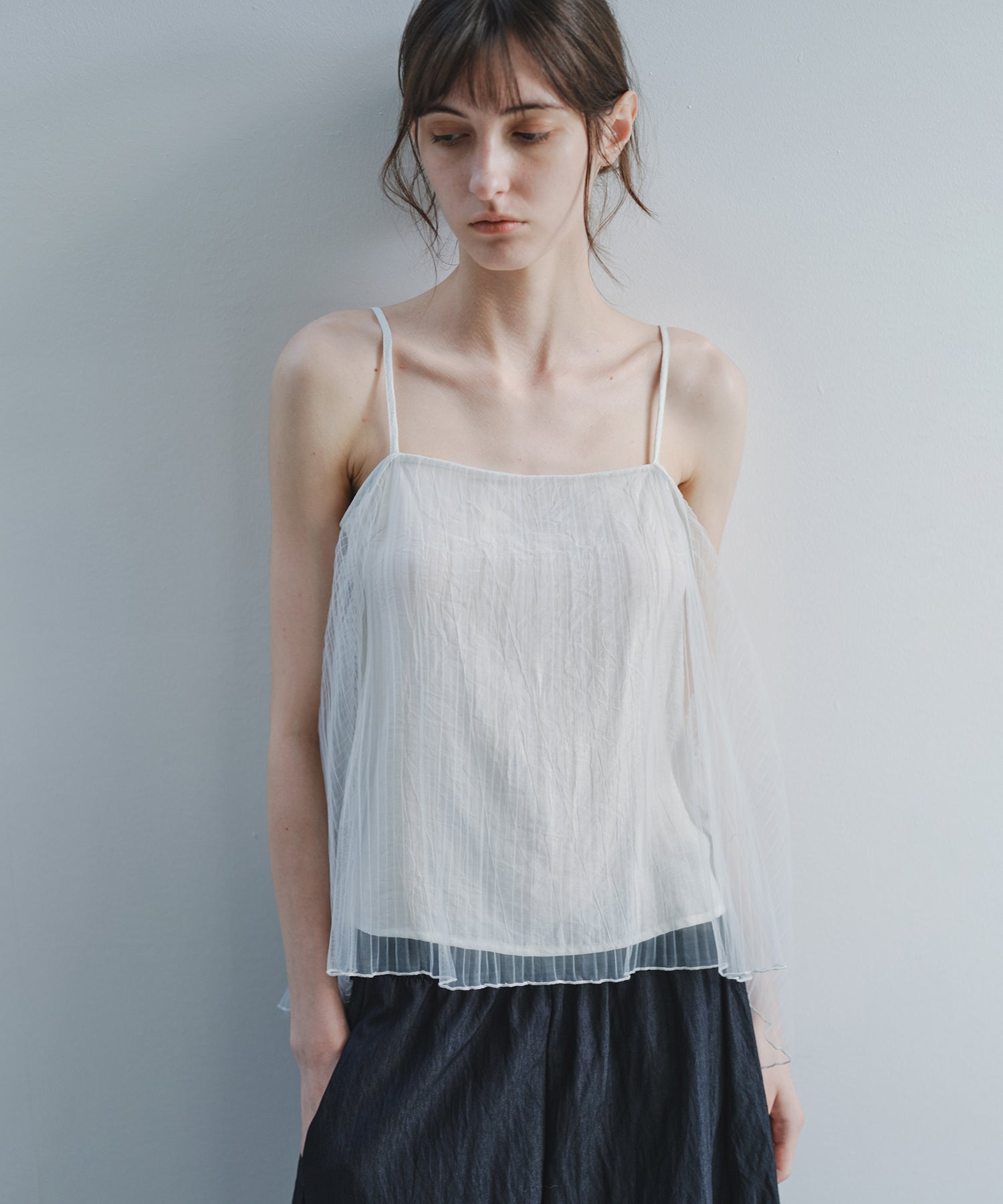 「7月中旬～下旬出荷」Sheer Pleated Back Tie Camisole Top