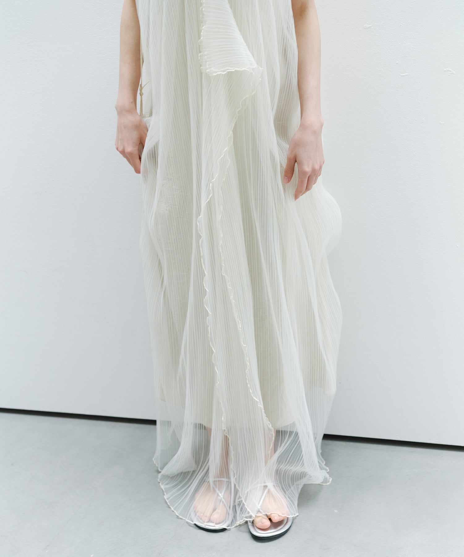 「6月上旬～中旬出荷」Sheer Pleated Cocoon Dress