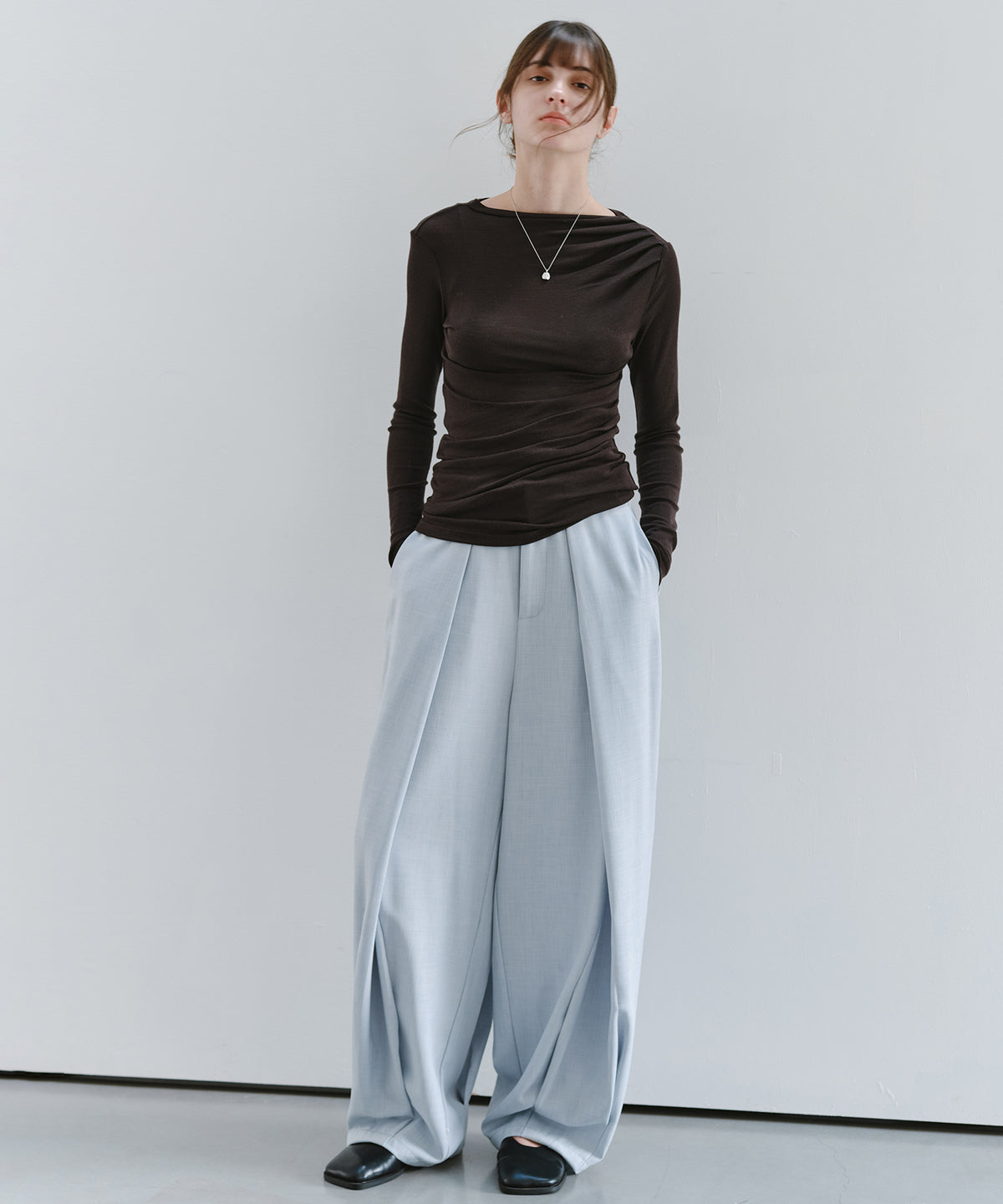 「10月下旬出荷予定」Tuck Detail Adjustable Hem Wide Pants
