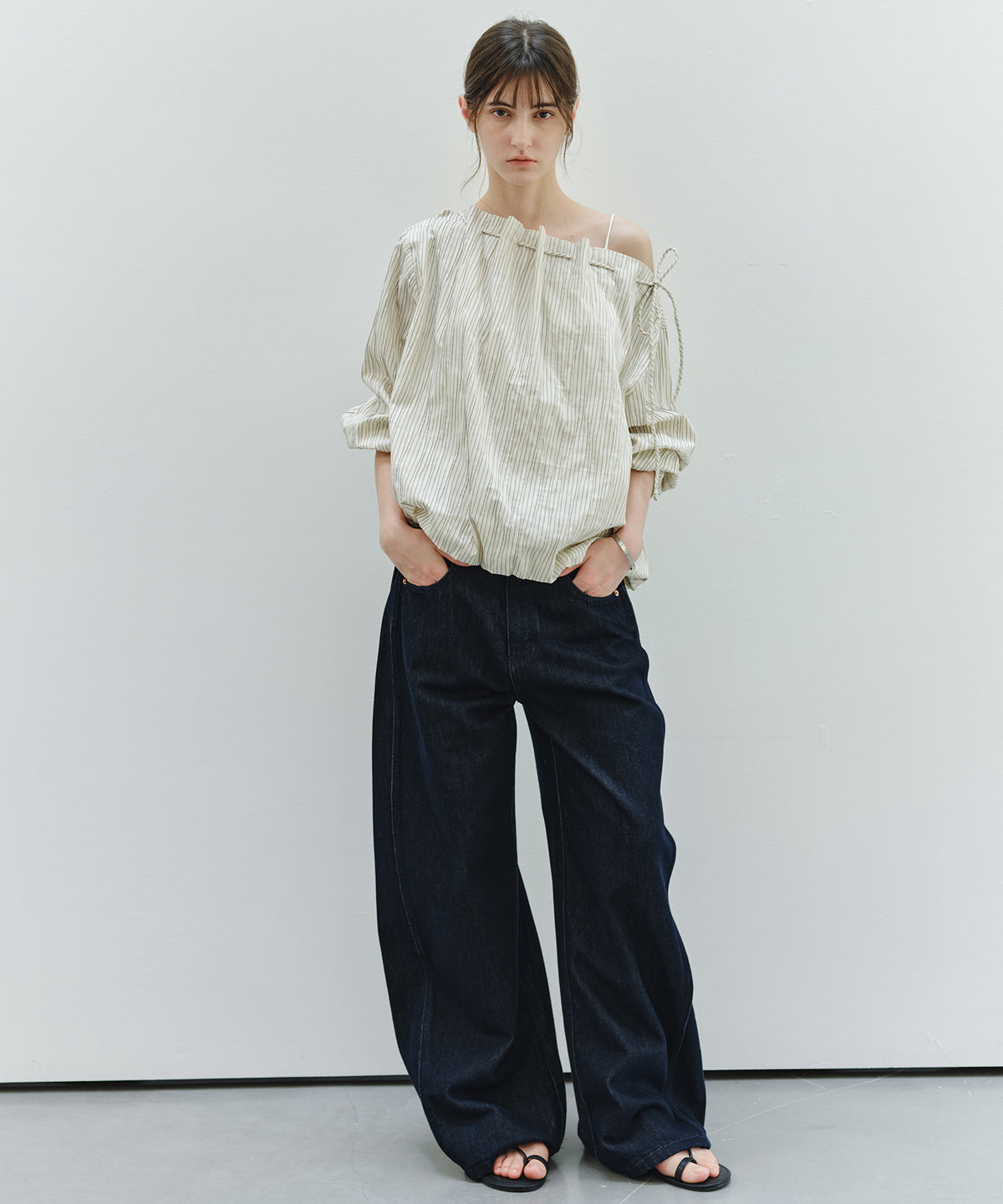 「10月下旬出荷予定」Side-Seam Detail Wide Denim Pants
