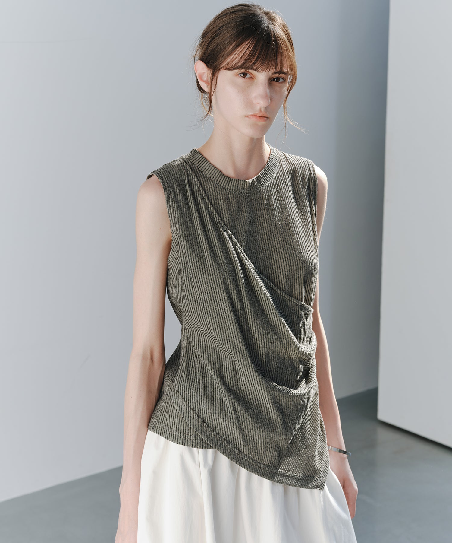 「7月上旬～中旬出荷」Asymmetric Draped Rib Sleeveless Top
