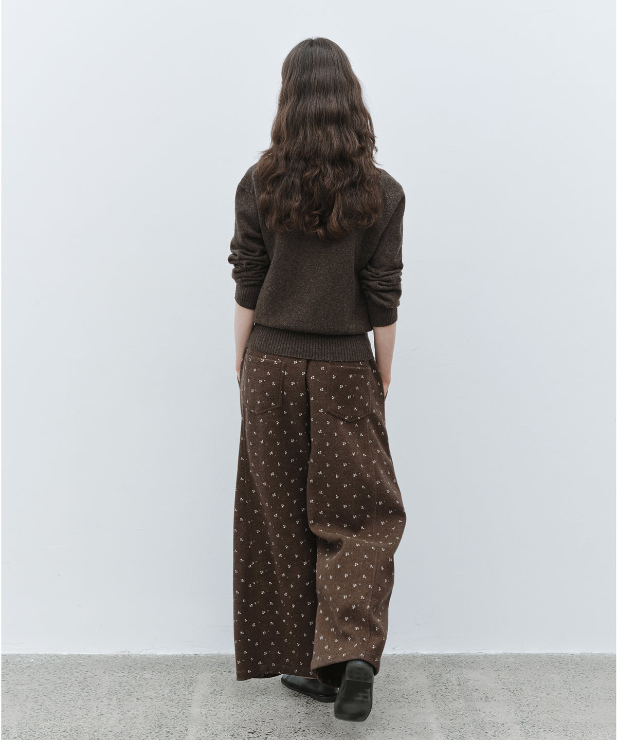 「11月下旬出荷予定」Draped Neck Button Hem Knit Sweater