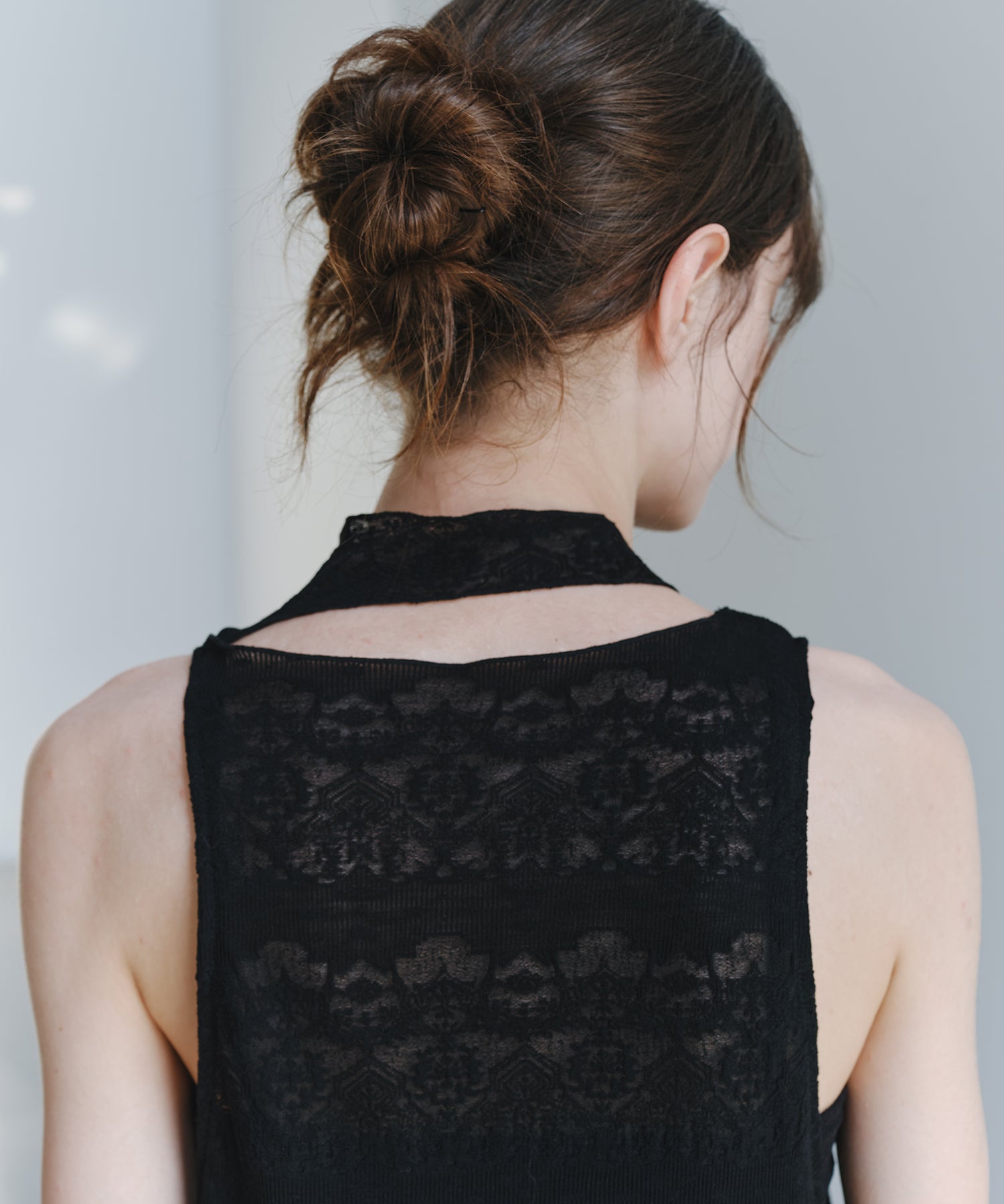 「8月中旬～下旬出荷」Jacquard Sheer Draped Sleeveless Top