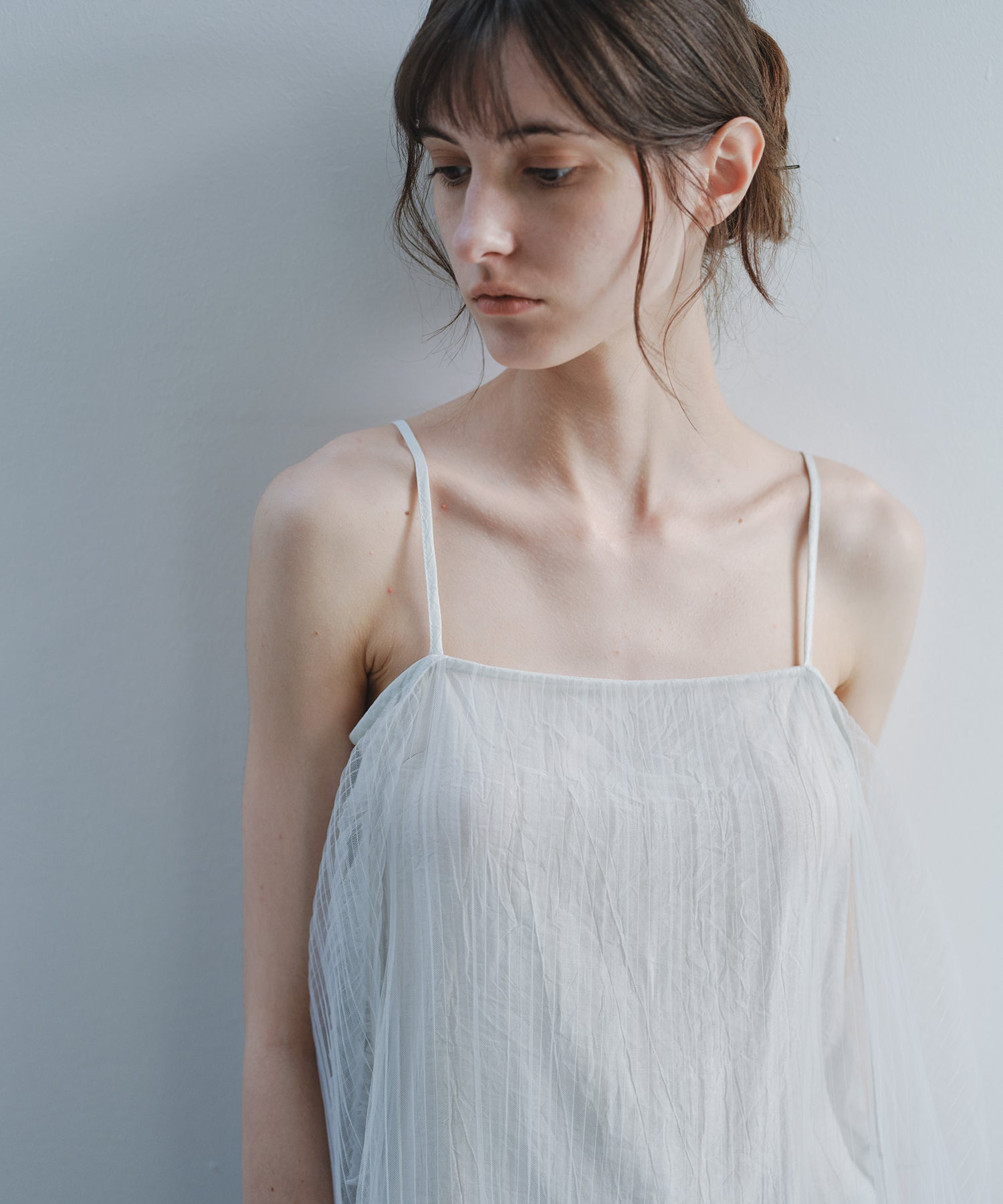 「7月中旬～下旬出荷」Sheer Pleated Back Tie Camisole Top