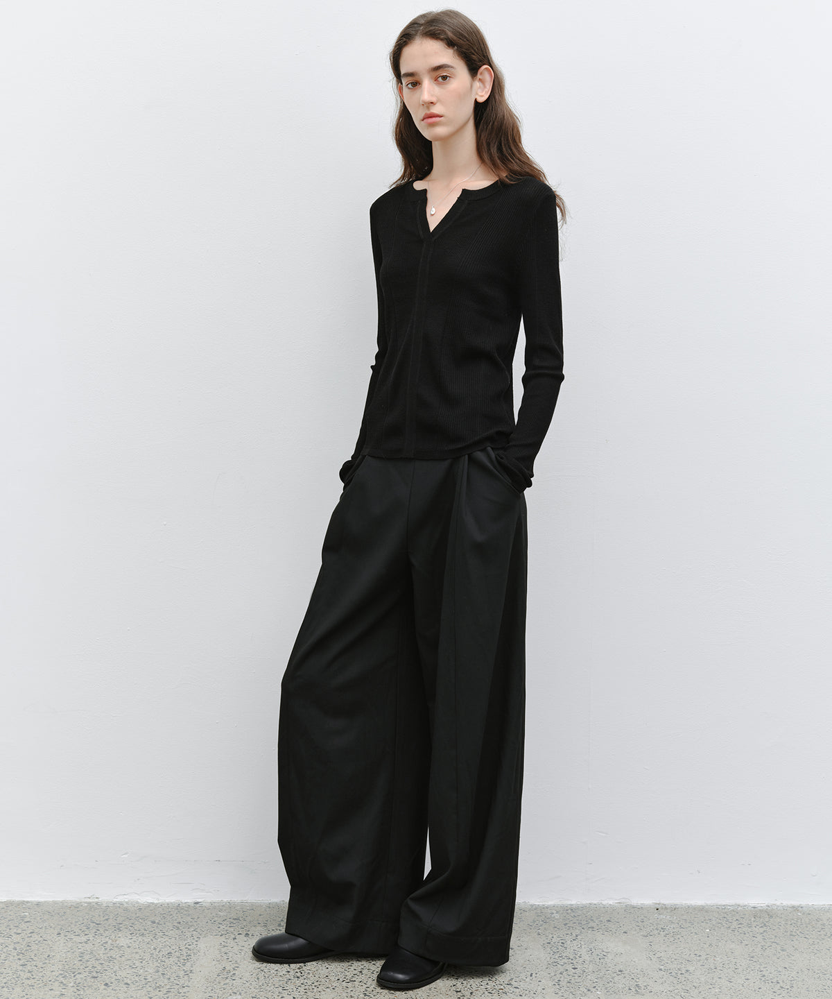 「10月下旬出荷予定」Tucked Wide Straight Slacks Pants