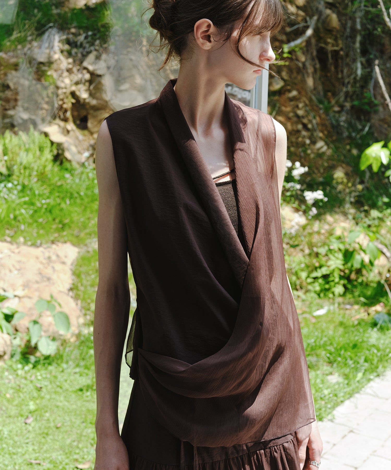 「8月中旬～下旬出荷」Sheer Cross Draped Sleeveless Top