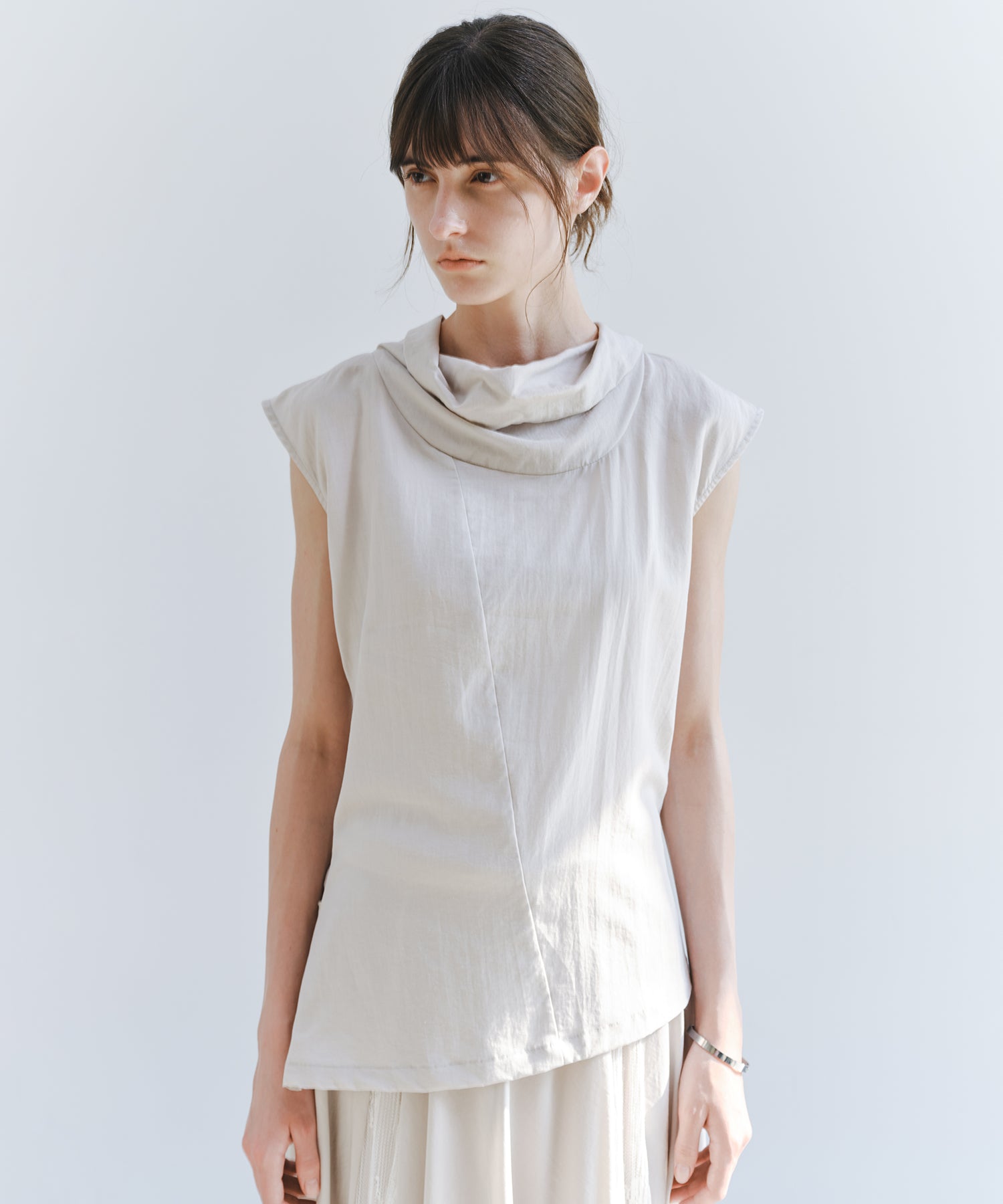 「7月中旬～下旬出荷」Draped Neck Back Tie Top