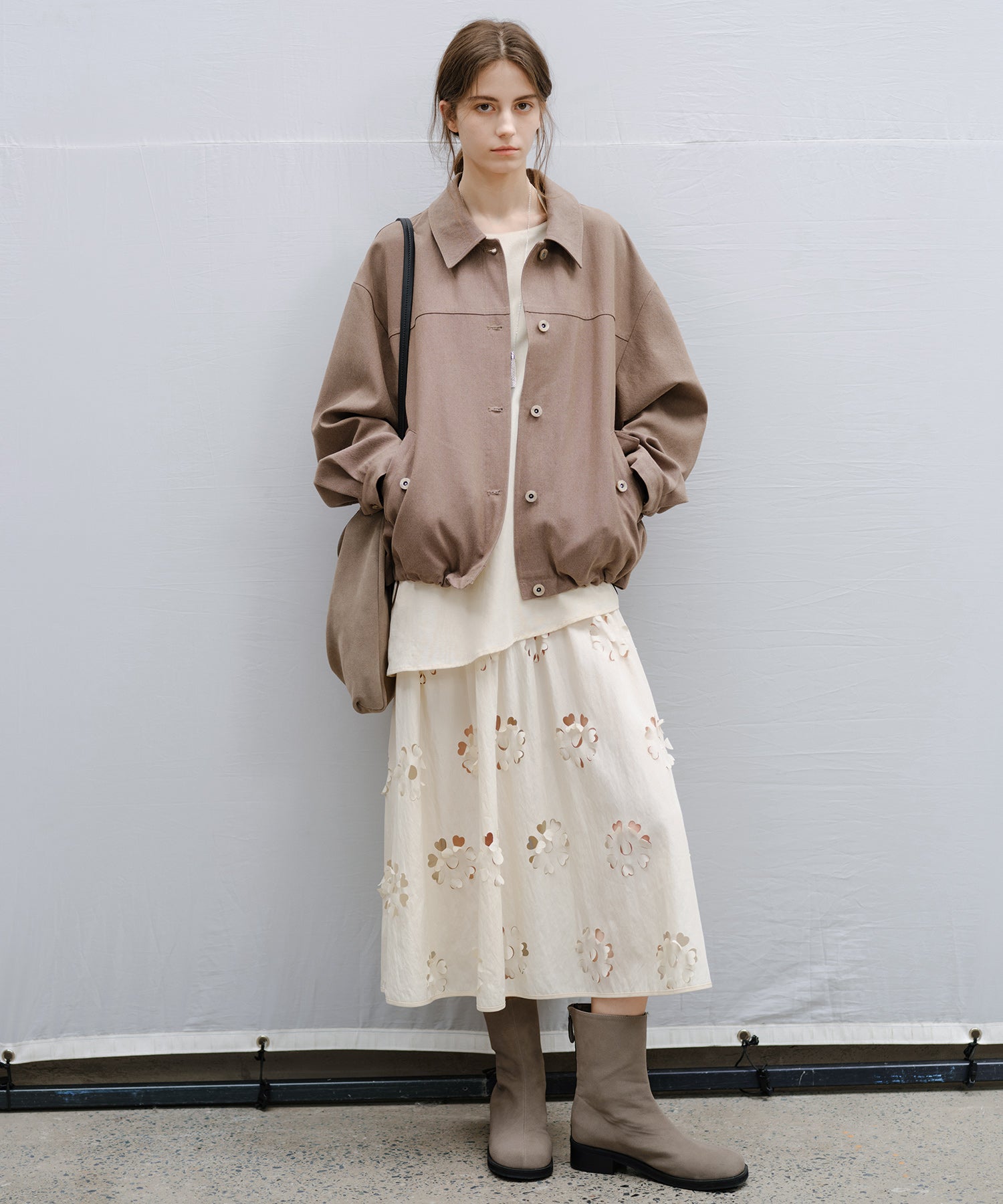 “Shipping from late February to early March” Sleeveless Cutwork Lace Midi Dress