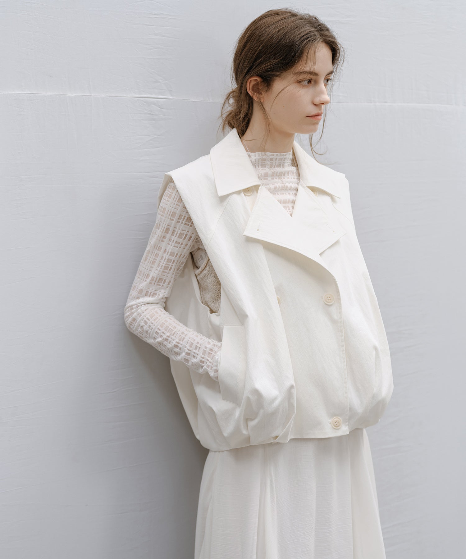 "Shipping scheduled for late February to early March" Lapel Collar Double-Breasted Vest