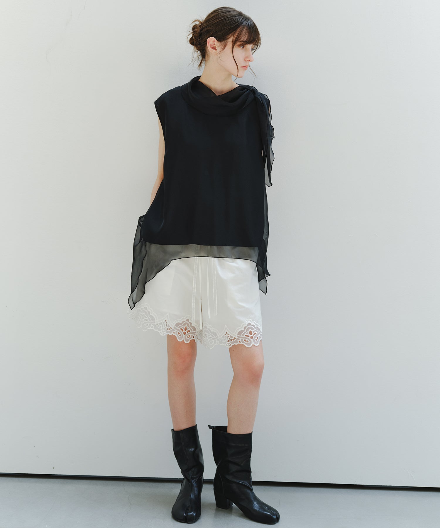 「8月中旬～下旬出荷」Cutwork Embroidery Easy Half Pants