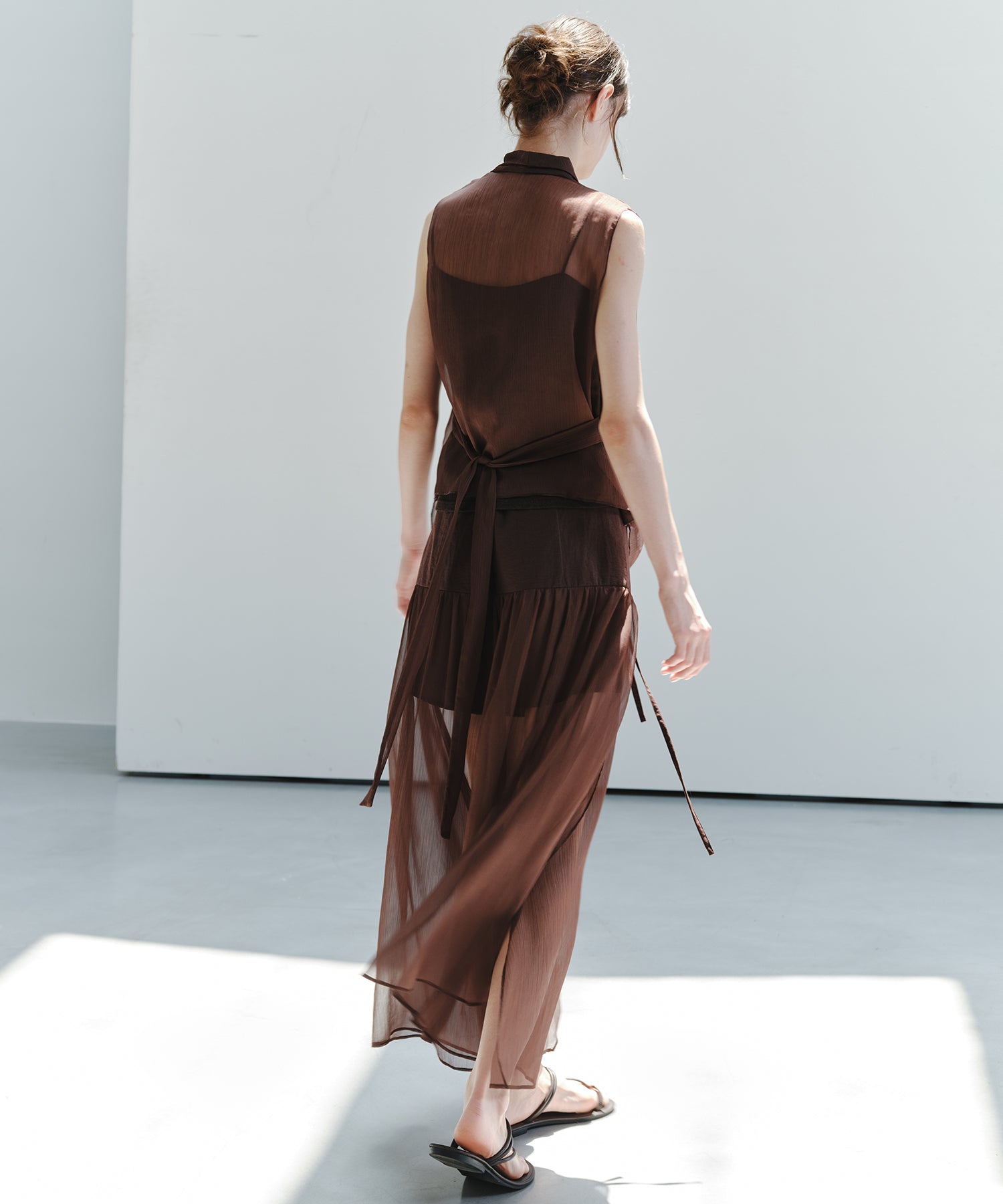 「8月中旬～下旬出荷」Sheer Cross Draped Sleeveless Top