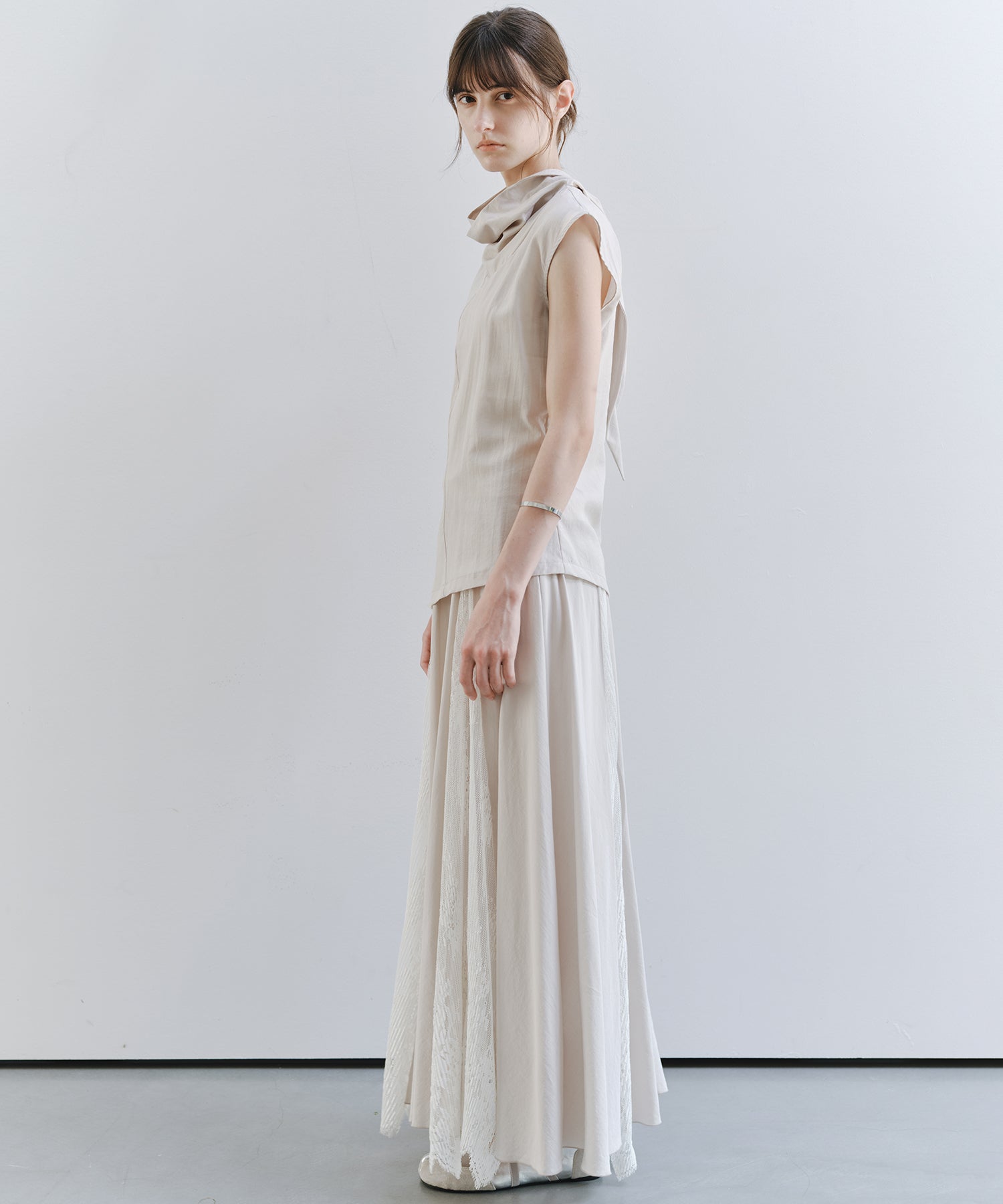 「7月中旬～下旬出荷」Draped Neck Back Tie Top