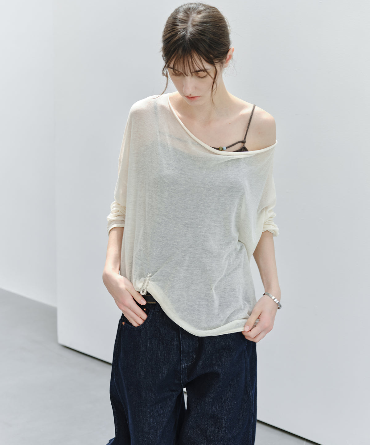 「9月下旬出荷予定」Drape Neck Sheer Loose Knit Top
